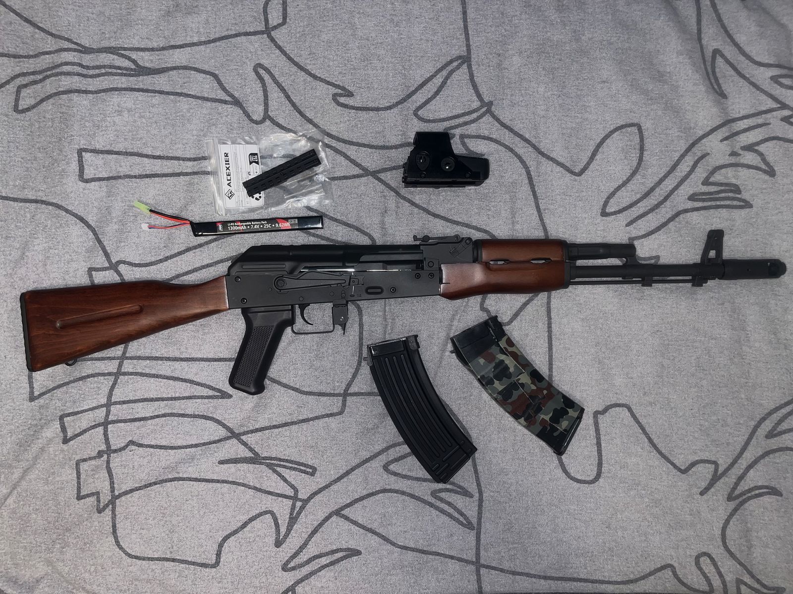 AK-74 Vollmetall Echtholz BlowBack S-AEG APS mit Zubehör 