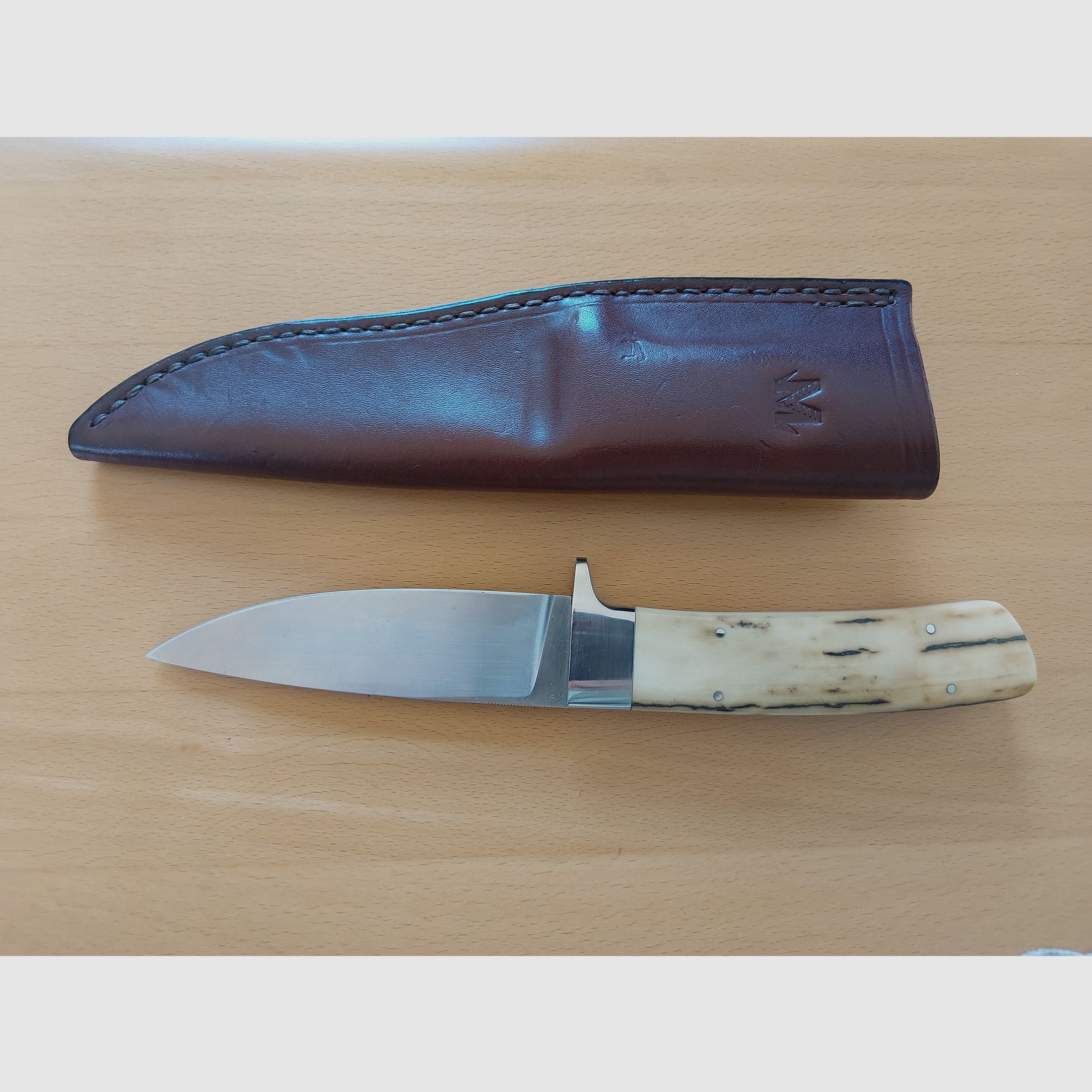 Handgefertigtes Jagdmesser, Stahl CPM 420V, Griffmaterial aus Mammutelfenbein