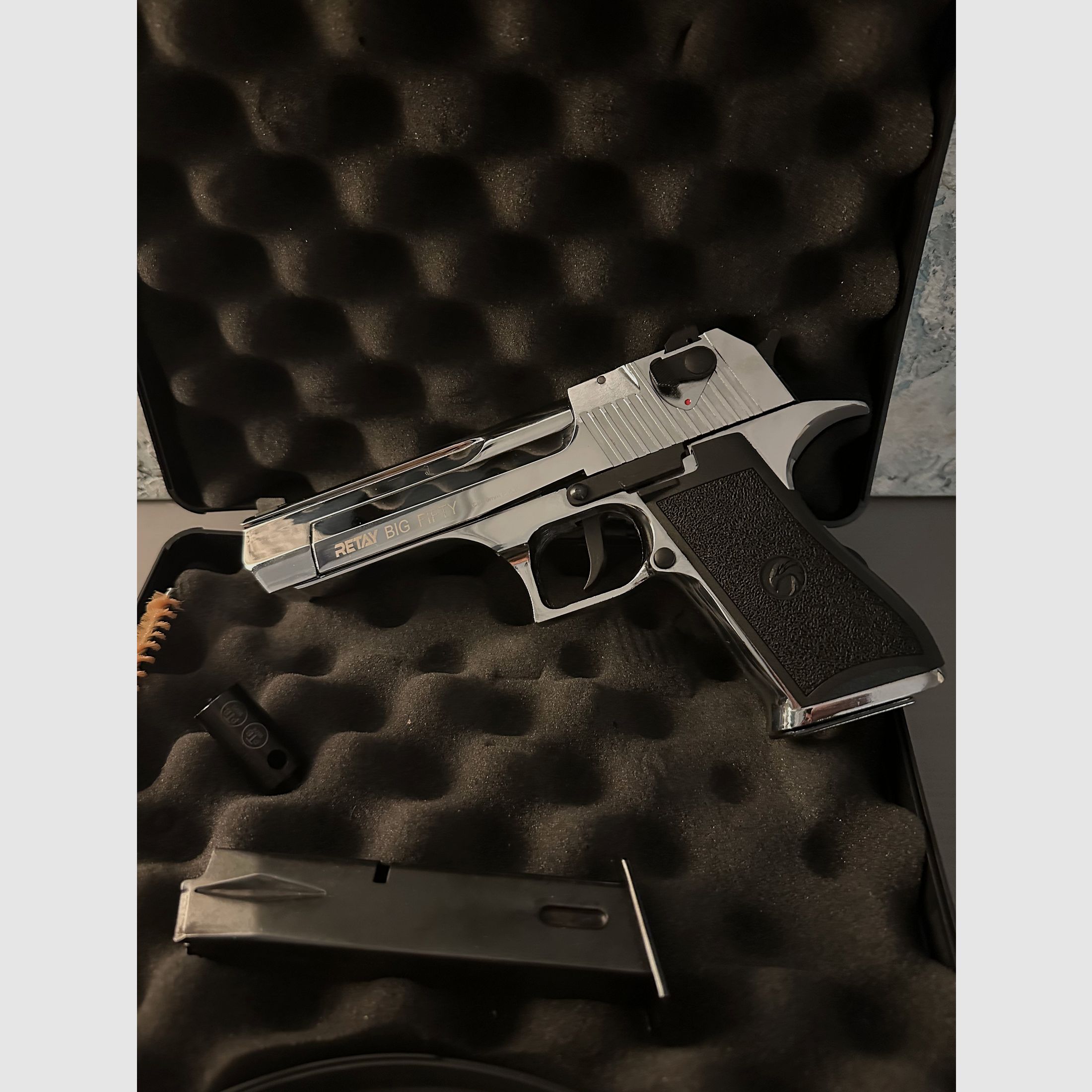 Retay Big Fifty Chrom NEW + spare magazine