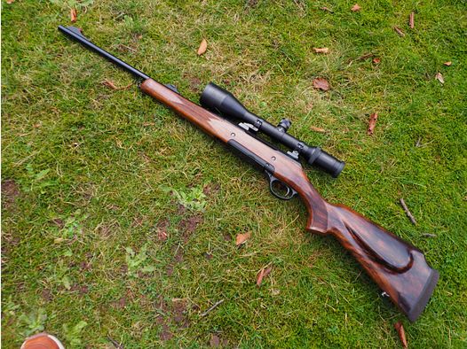 Haenel Jäger 10 Calibre 9,3 x 62, con visor 2,5-10x56 Svarowski Habicht