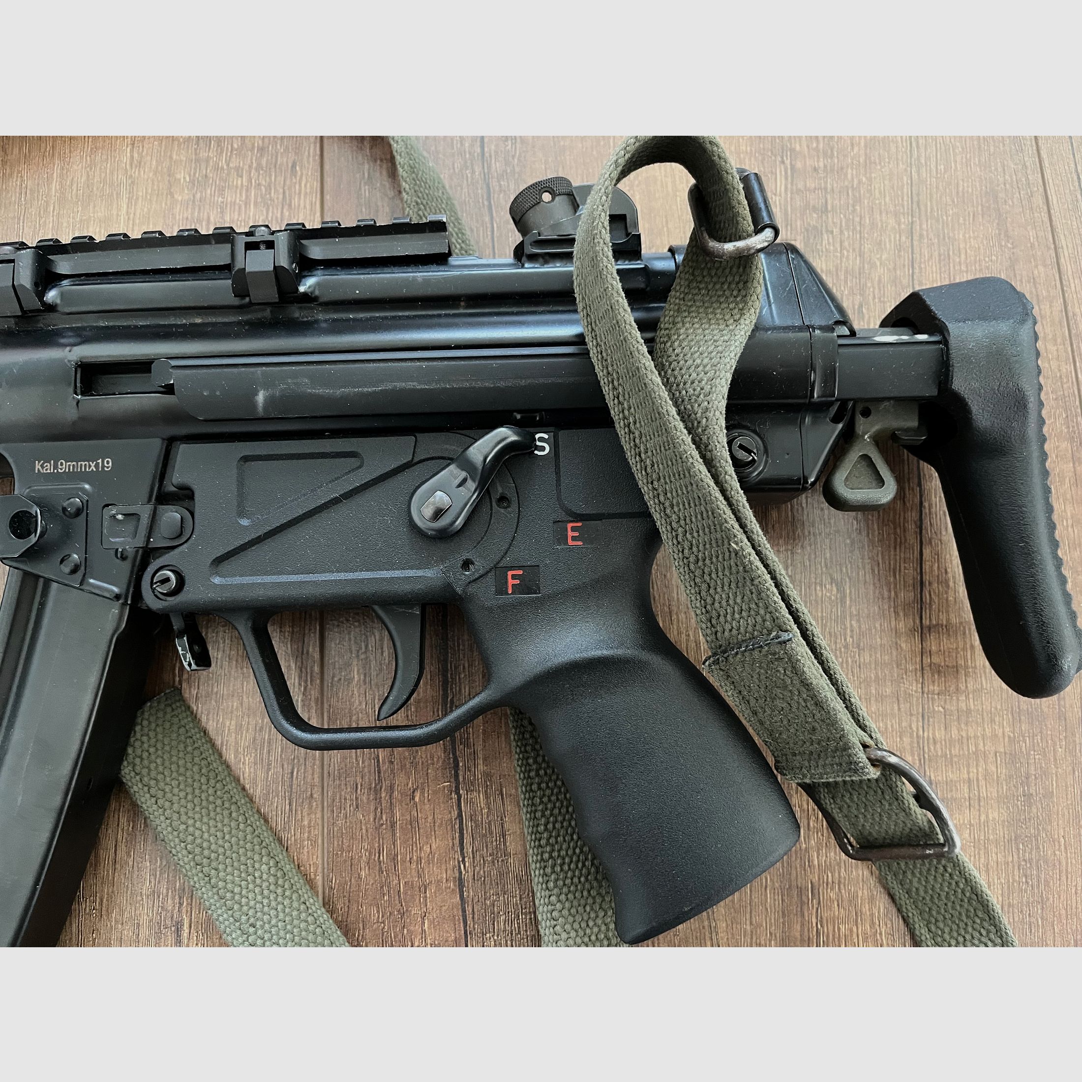 VFC MP5 GBB Airsoft + magazine and accessories