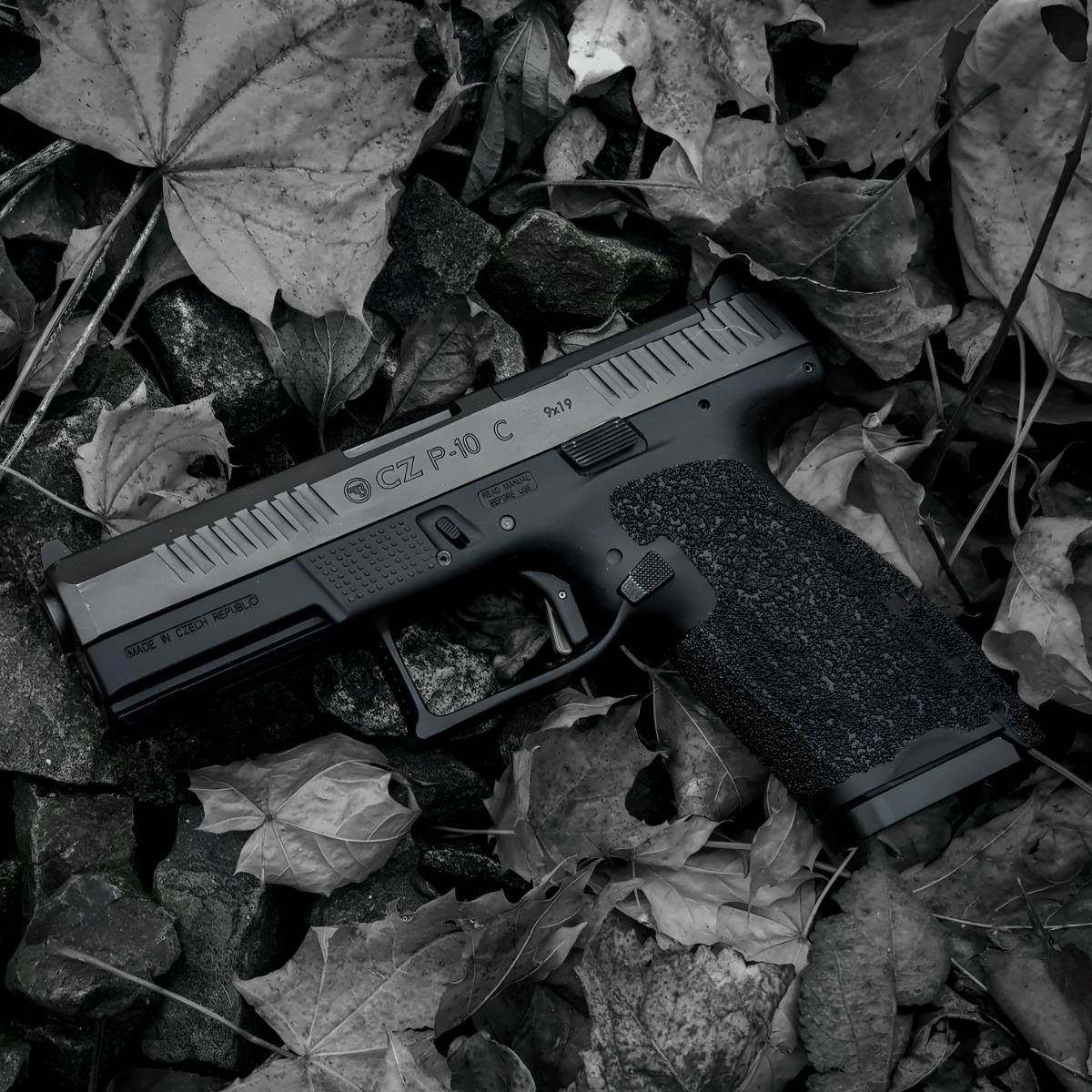 Manul Corp. – Empuñadura antideslizante Nexum para CZ P-10 C (SC) – Negra – NPP10CKK, imagen 2 de 4