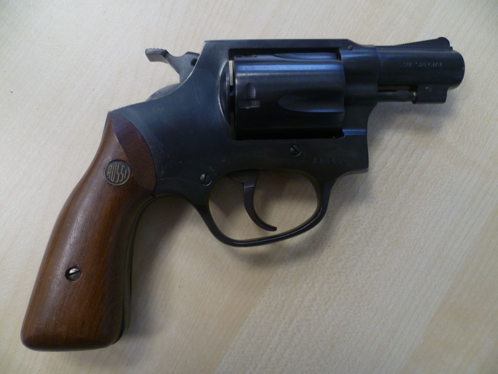 Revolver Rossi Model 27 .38 Special