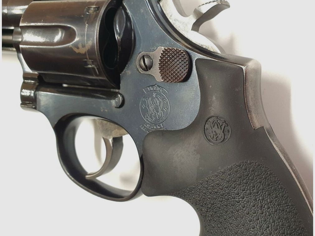 Smith & Wesson	 Mod.586-4 4"