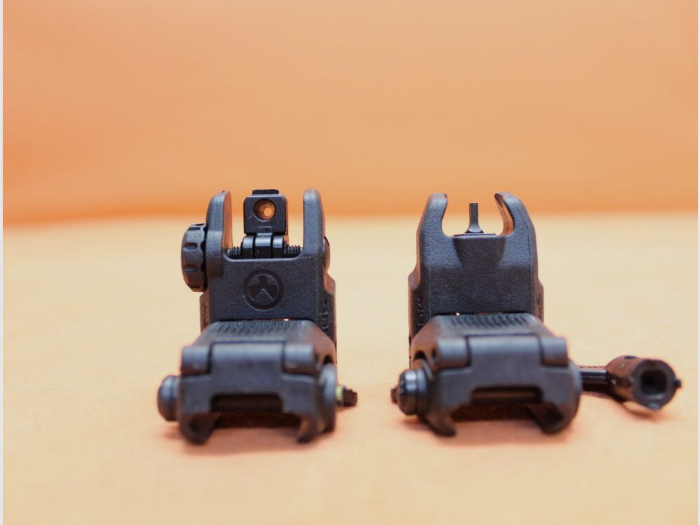Magpul Magpul MBUS Flip-Up Front and Rear Sight SET Handguard Mount Polymer Black Flip sight and flip post