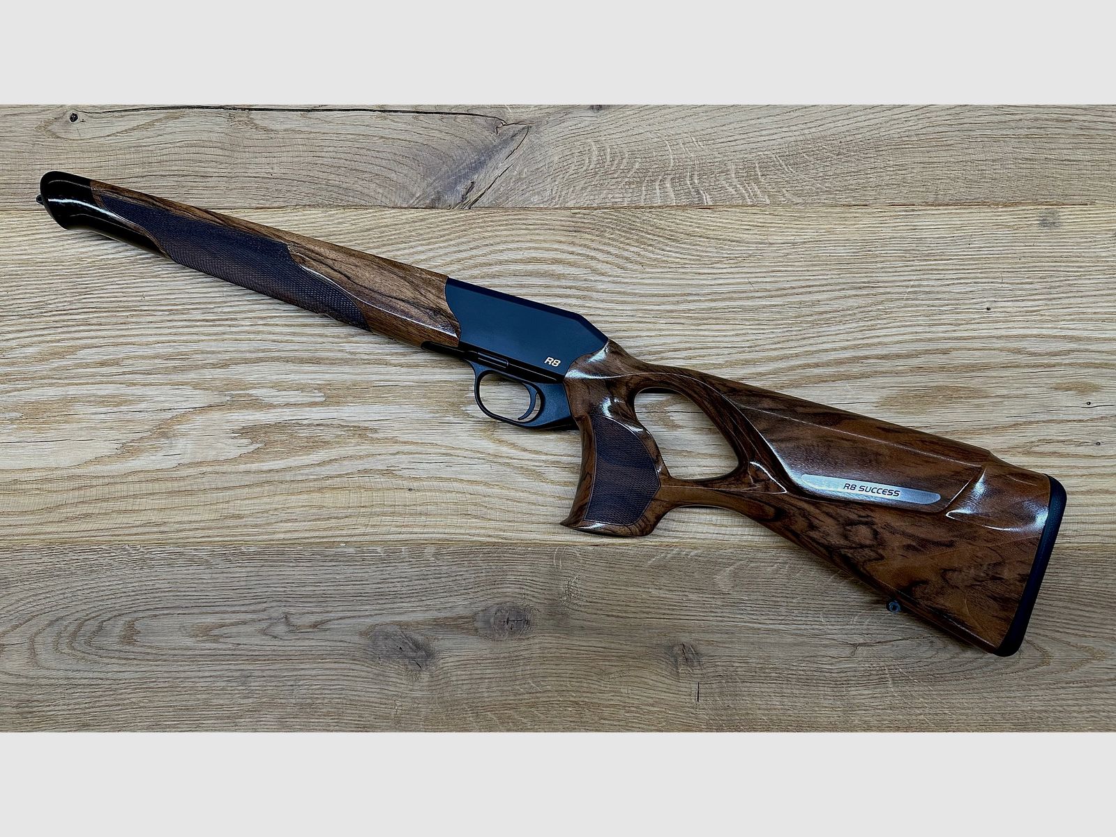 Blaser R8 Success Schaft mit Gehäuse/System // Holzklasse 4 // Lochschaft