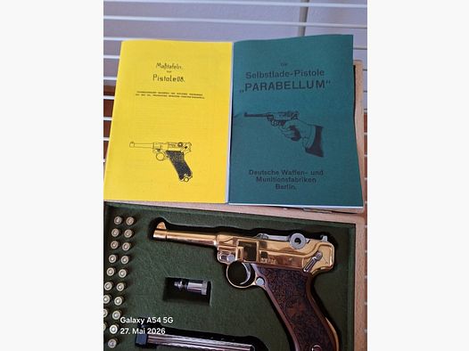 P 08 cal 9mm PAK dorado, en caja de madera, sin disparar