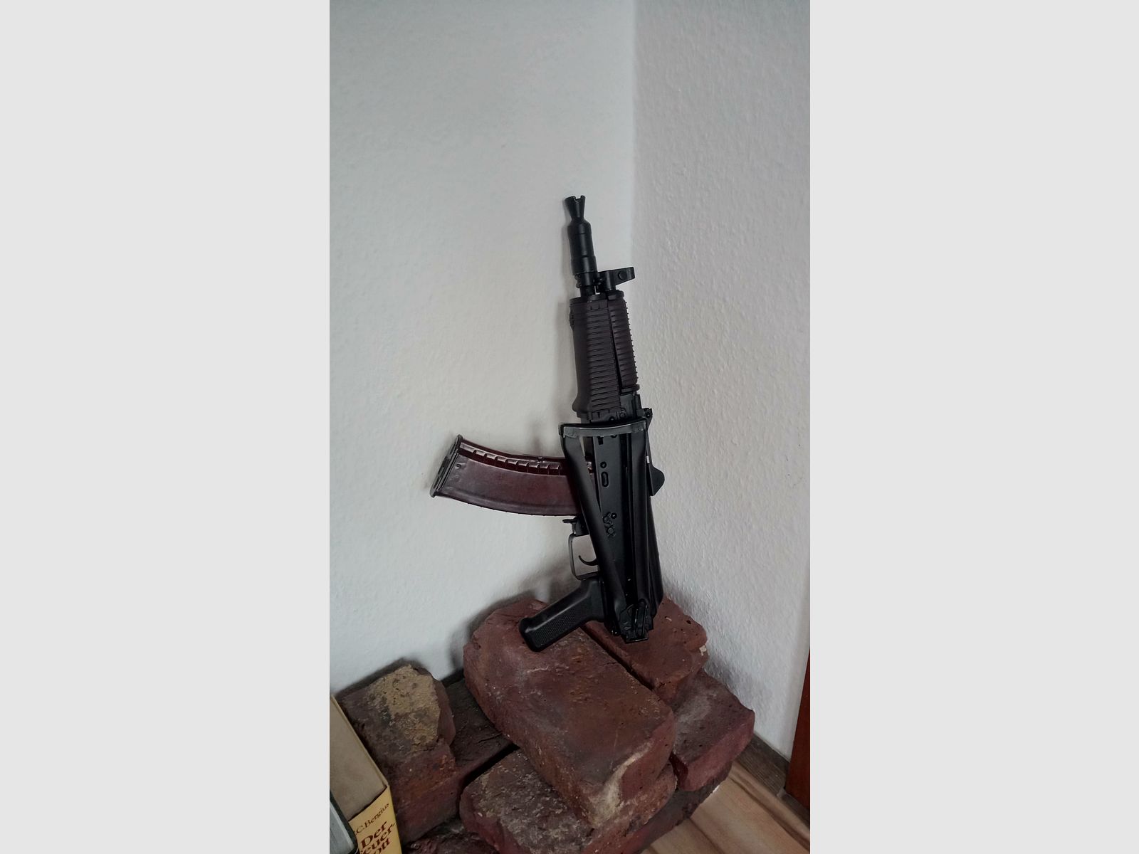 AK74 Tula Plum Deko Magazin (unbrauchbar/deaktiviert) für Yunker AKS-74u der russ-guns-de MWM Gillmann GmbH // Co2 AKSU Krinkov