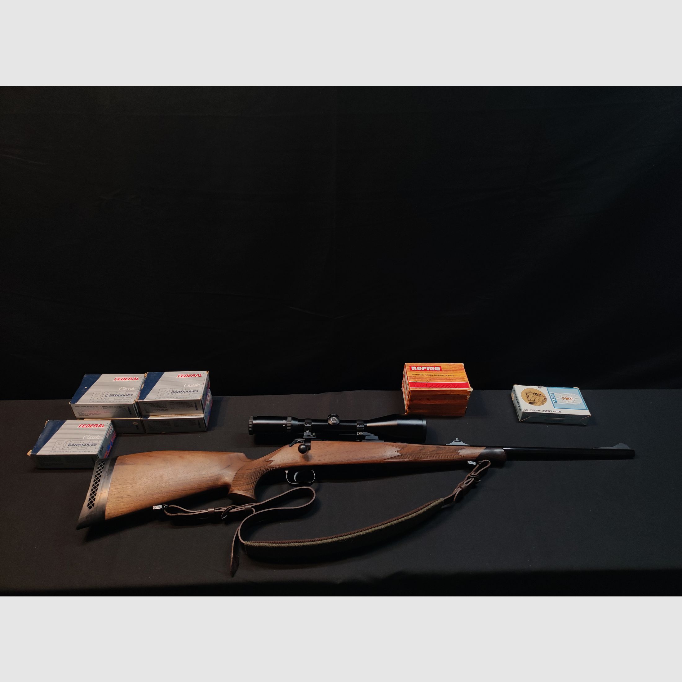 Mauser M94 repeating rifle - .30-06 - Schmidt & Bender 2.5–10x56 - Like new - incl. 183 rounds of ammunition