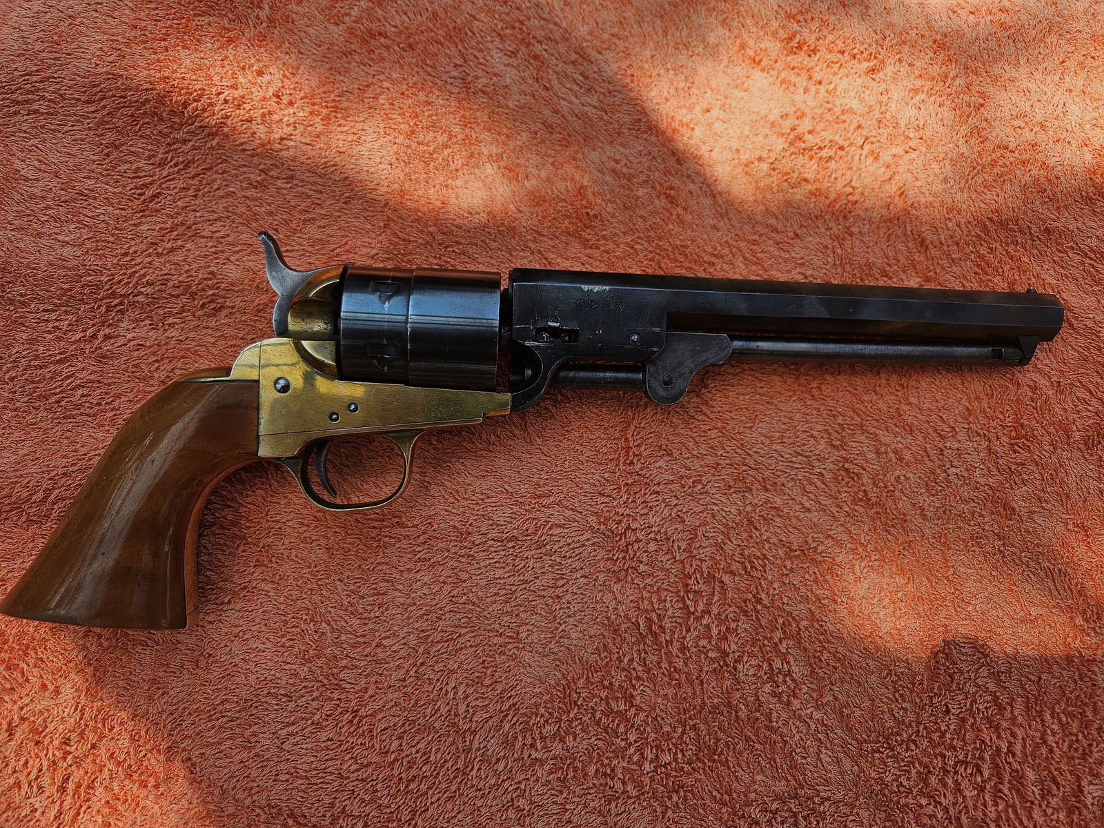Neumann-Umbau auf 9 mm Schreckschuss Colt 1851 Navy
