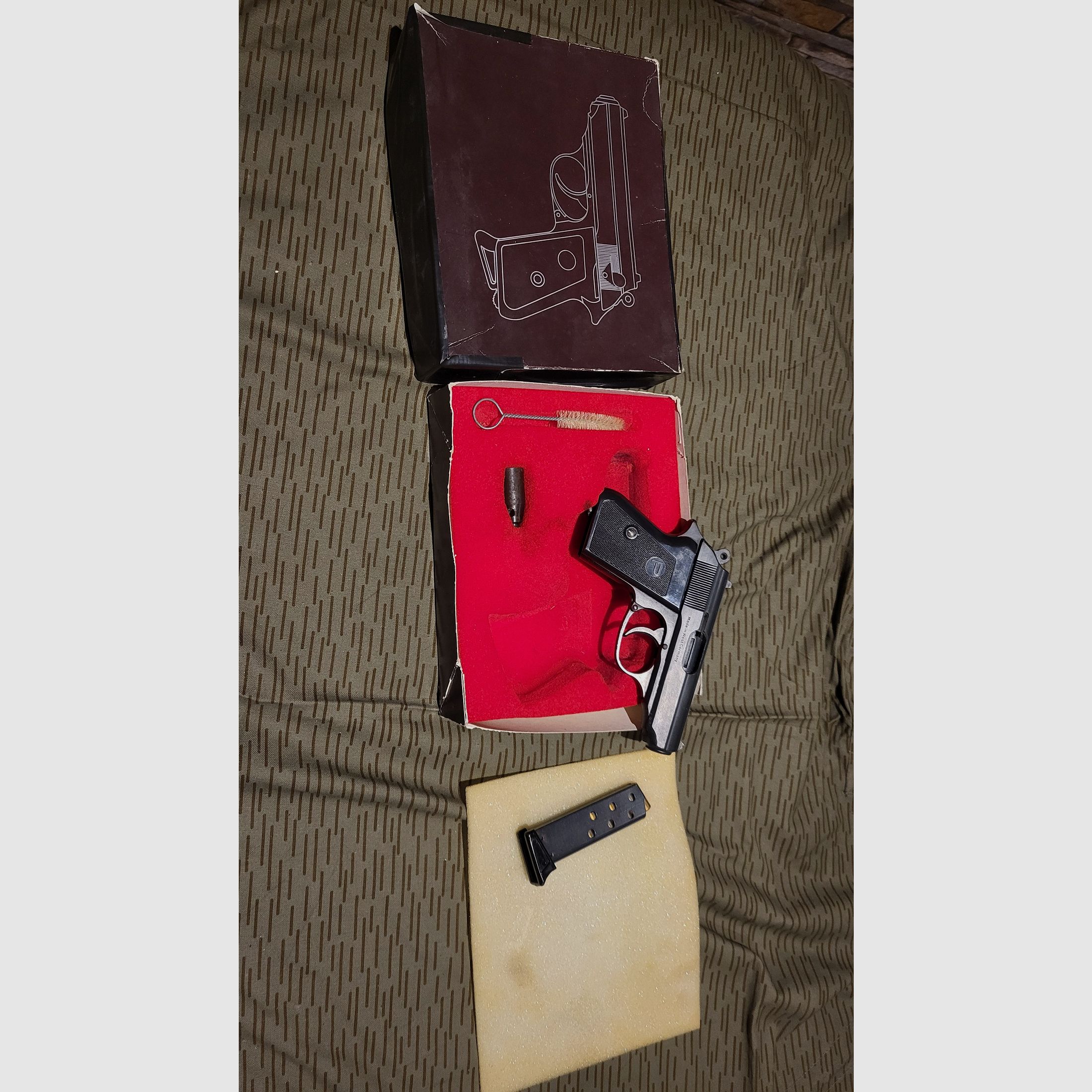 Schreckschuss Pistole Perfekta Mod. FBI 8000