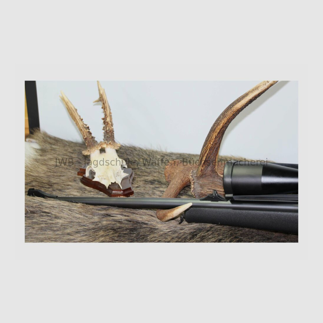 Blaser R93 Offroad Semi-Weight mit Zielfernrohr -ideale Drückjagdwaffe- .300WinMag