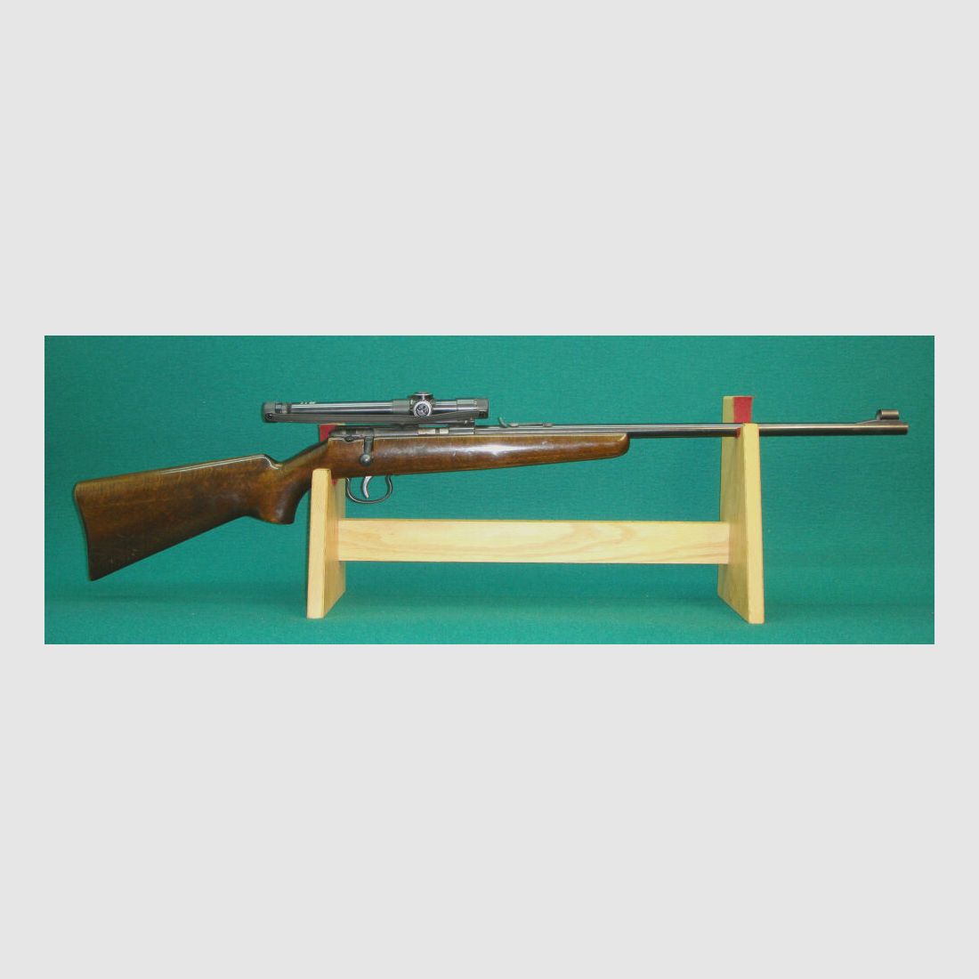 Rifle de repetición Anschütz con visor