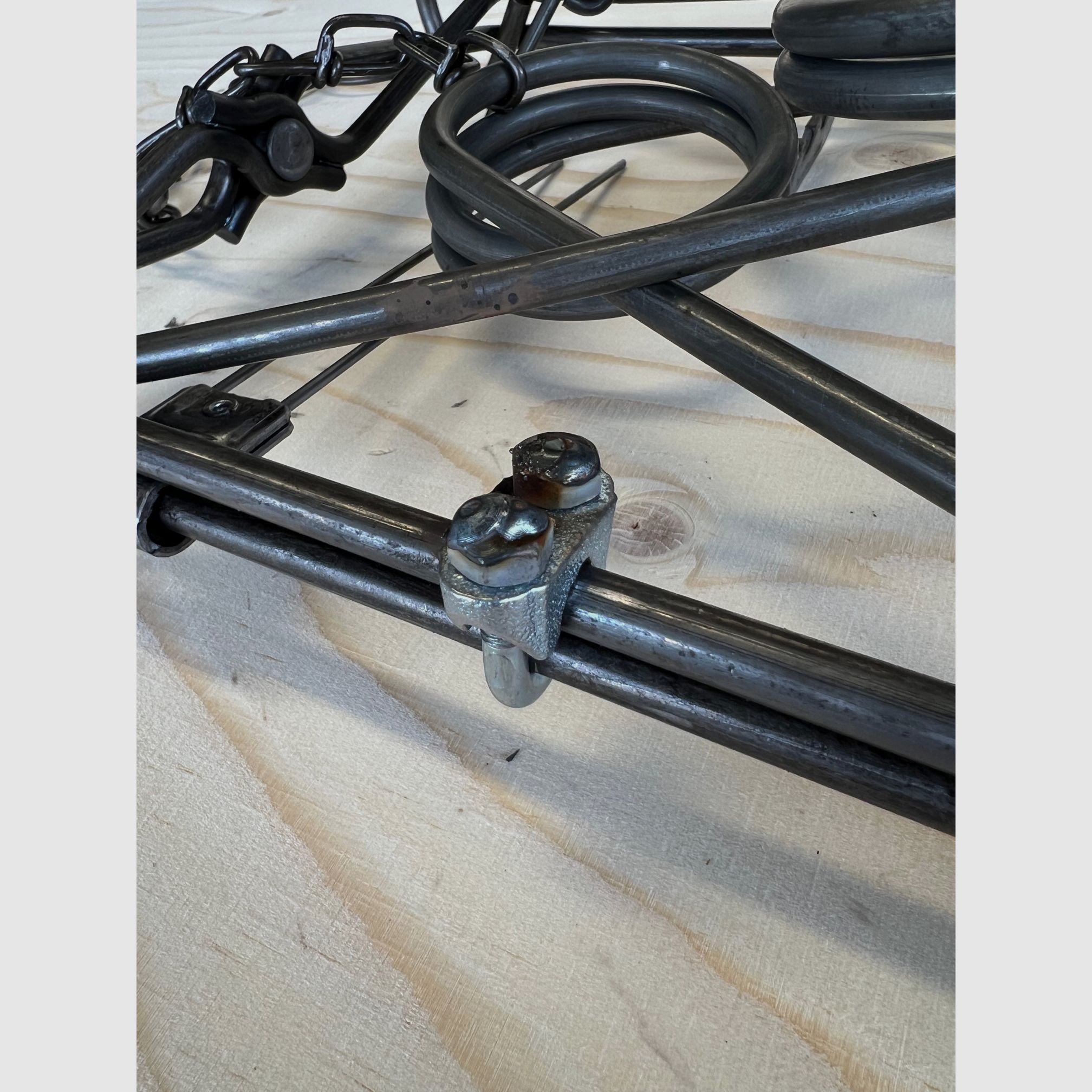 Historyczna pułapka Conibear Super X Mag Body Trap 220, zdjęcie 2 z 2