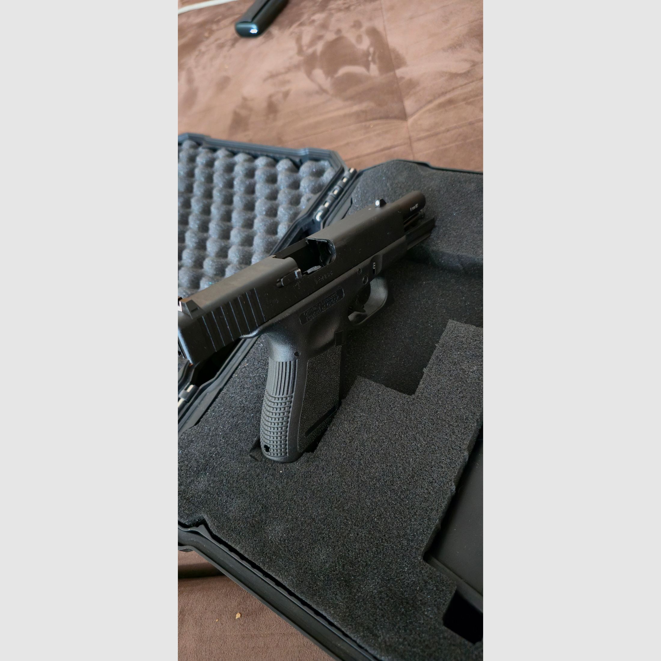 Glock 19 Gen 4 GBB + case