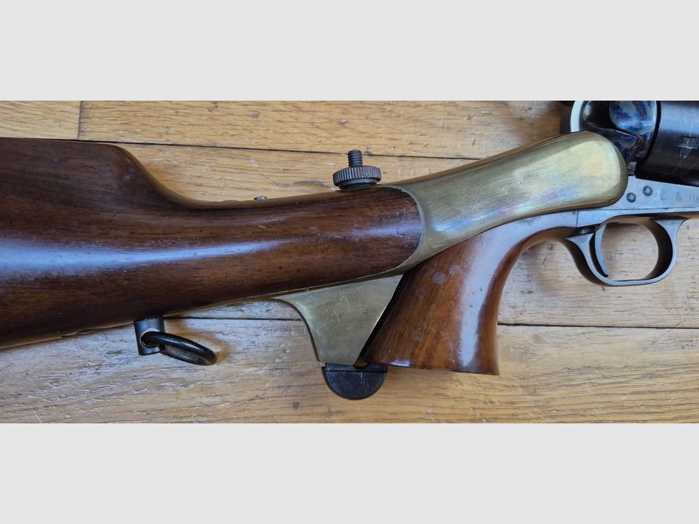 Sehr schöner und seltener Revolver 1873 „AMERICAN BUNTLINE“ – Kal. .44 WCF (.44-40) – Lauf 18“ (46 cm !) – Abnehmbare Schaft aus Holz und Messing – Herstellung von Uberti aus 1972 – Einwandfreie Mechanik – Sehr guter ästhetischer Zustand – TBE/TBE+, Bild 4 von 39