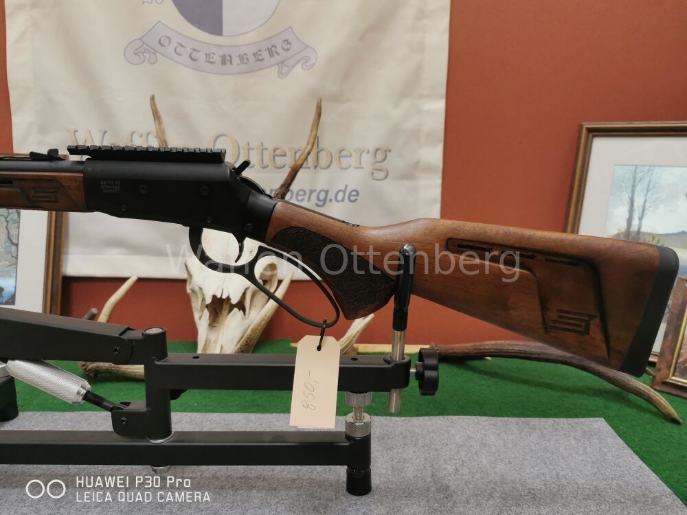 Savage Arms Revel DLX SR