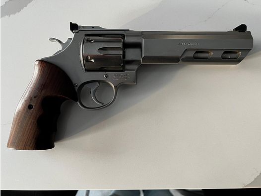 Smith & Wesson 629-5 Performance Center .44 Magnum – Sammlerstück mit Power und Stil