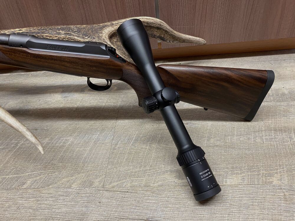 Sauer 101 Artemis, mit Meopta MeoStar R2 2-12x50 RD