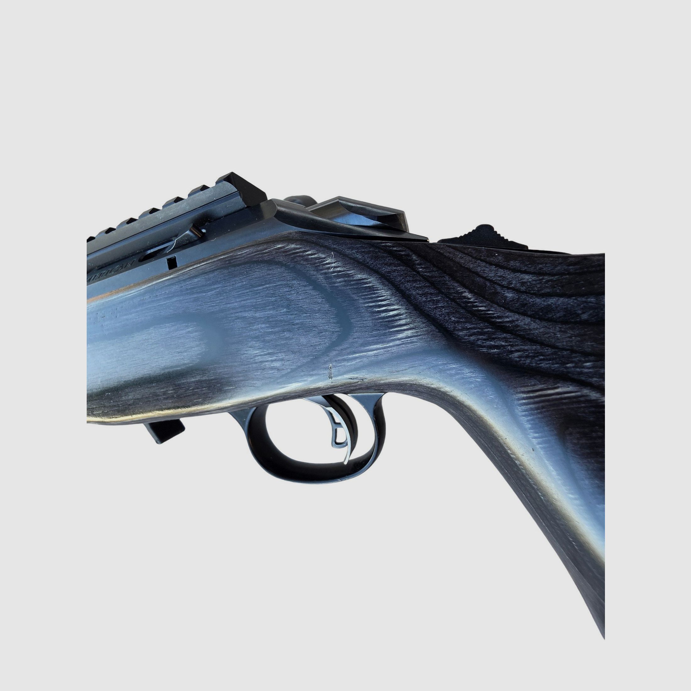 RUGER AMERICAN RIMFIRE 22 LR 18.” CON FORO PER IL POLLICE Usato, immagine 5 di 5