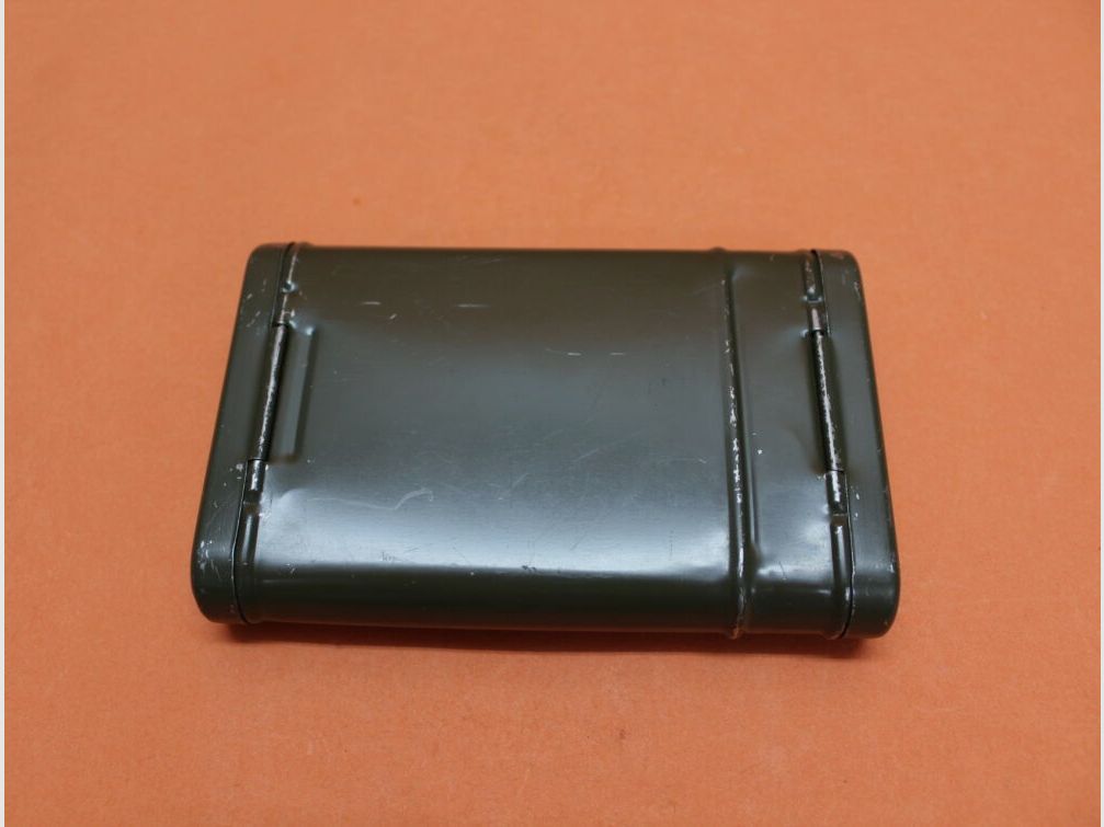 BUND SURPLUS Heckler&Koch/H&K HK G3: Reinigungsgerät BUND 7,62mm Putzzeug mit Reinigungskette/ Stahlblechdose