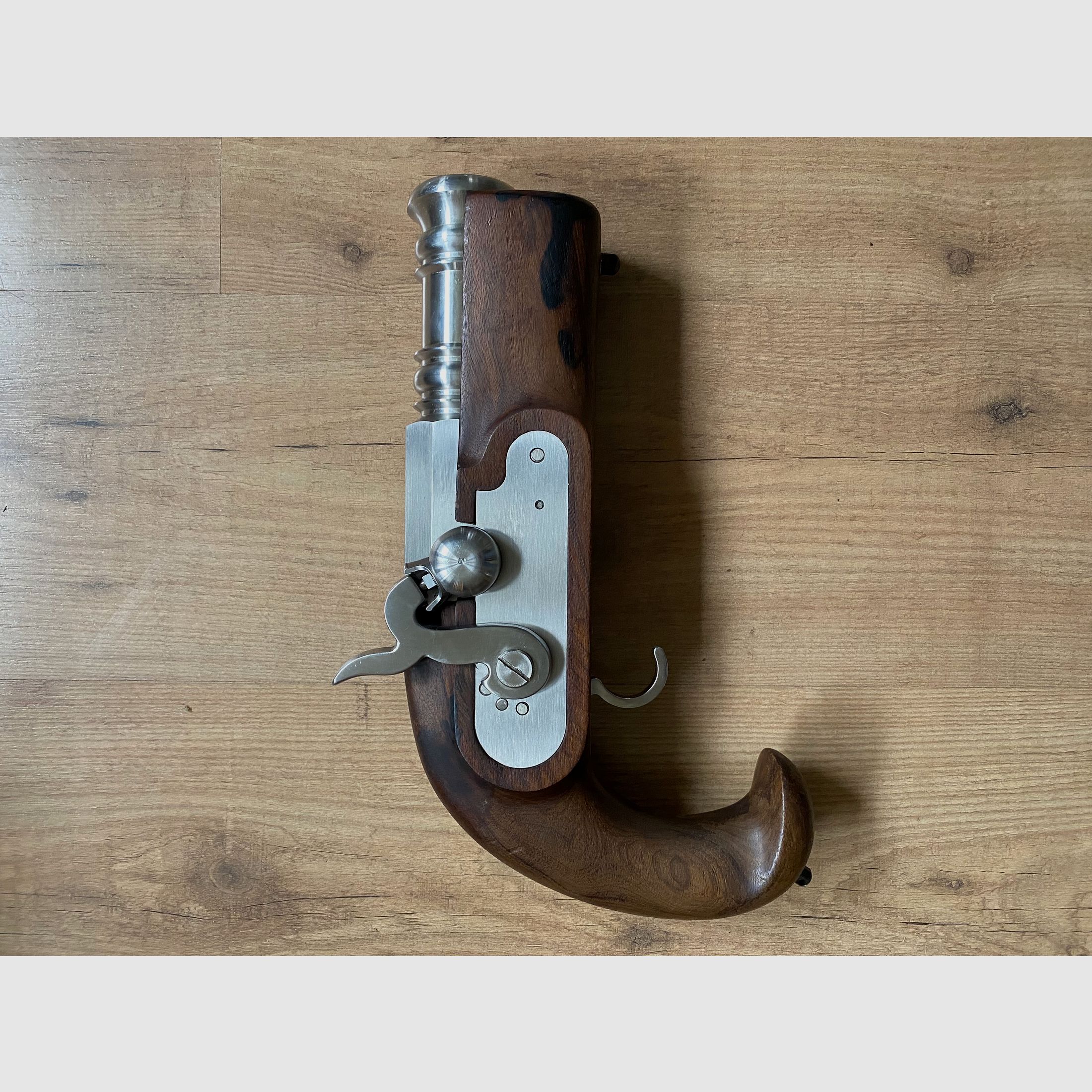 <Vendre des pétards, calibre 18,0 mm, de Hermann Schillinger