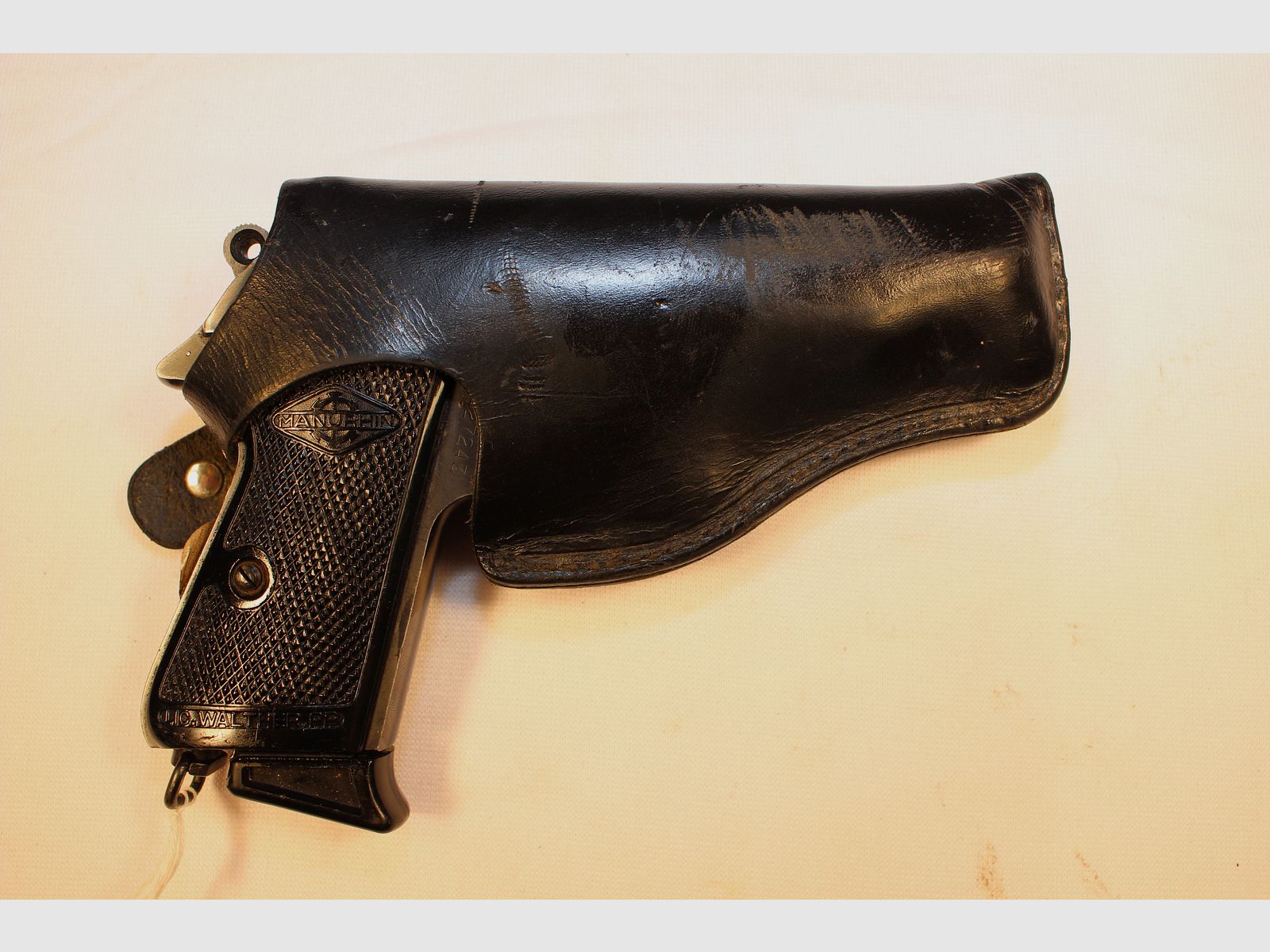 Manurhin Model PP in caliber 7,65 brow. van de Zweedse politie.