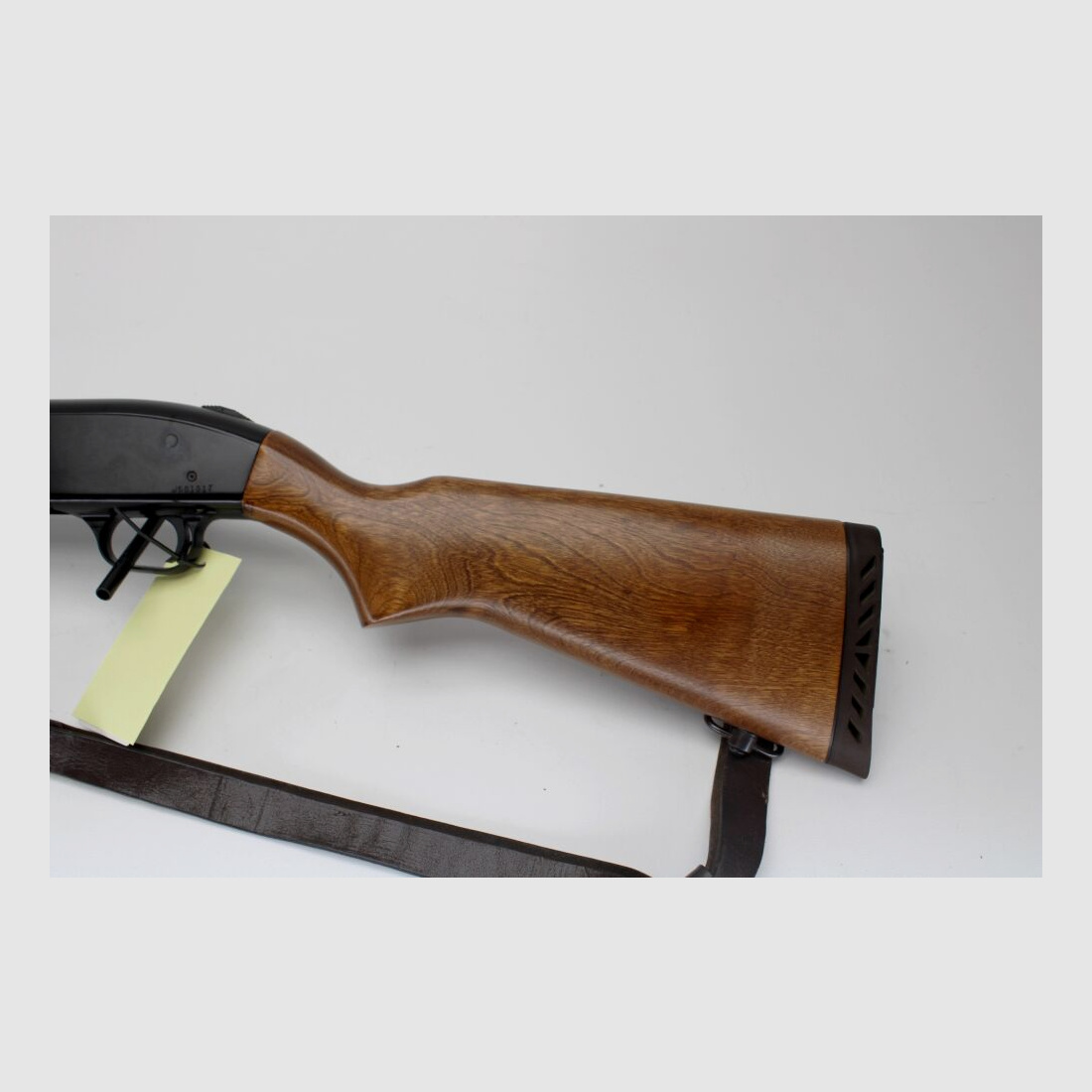 Fucile a ripetizione con calcio anteriore Mossberg 500A Slugster 12/76