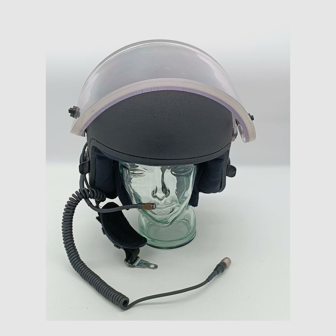 Schuberth P100 Polizeihelm aus Kevlar mit ballistischem Visier