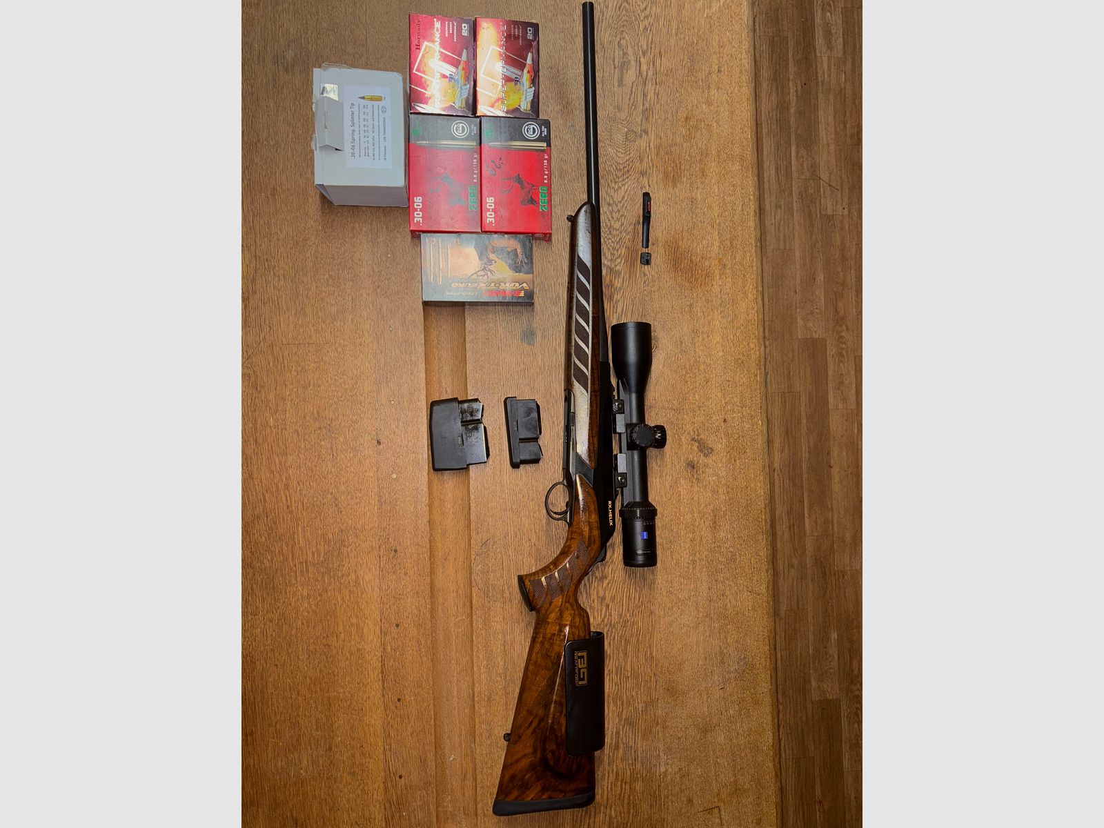 Merkel HELIX – sehr gute Holzklasse • Magazine + Munition • Bärenfeste Schaftbacke