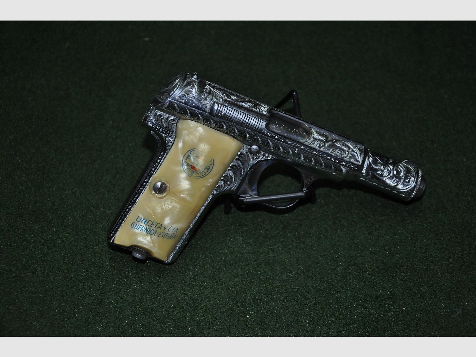 ASTRA 300 Pistole