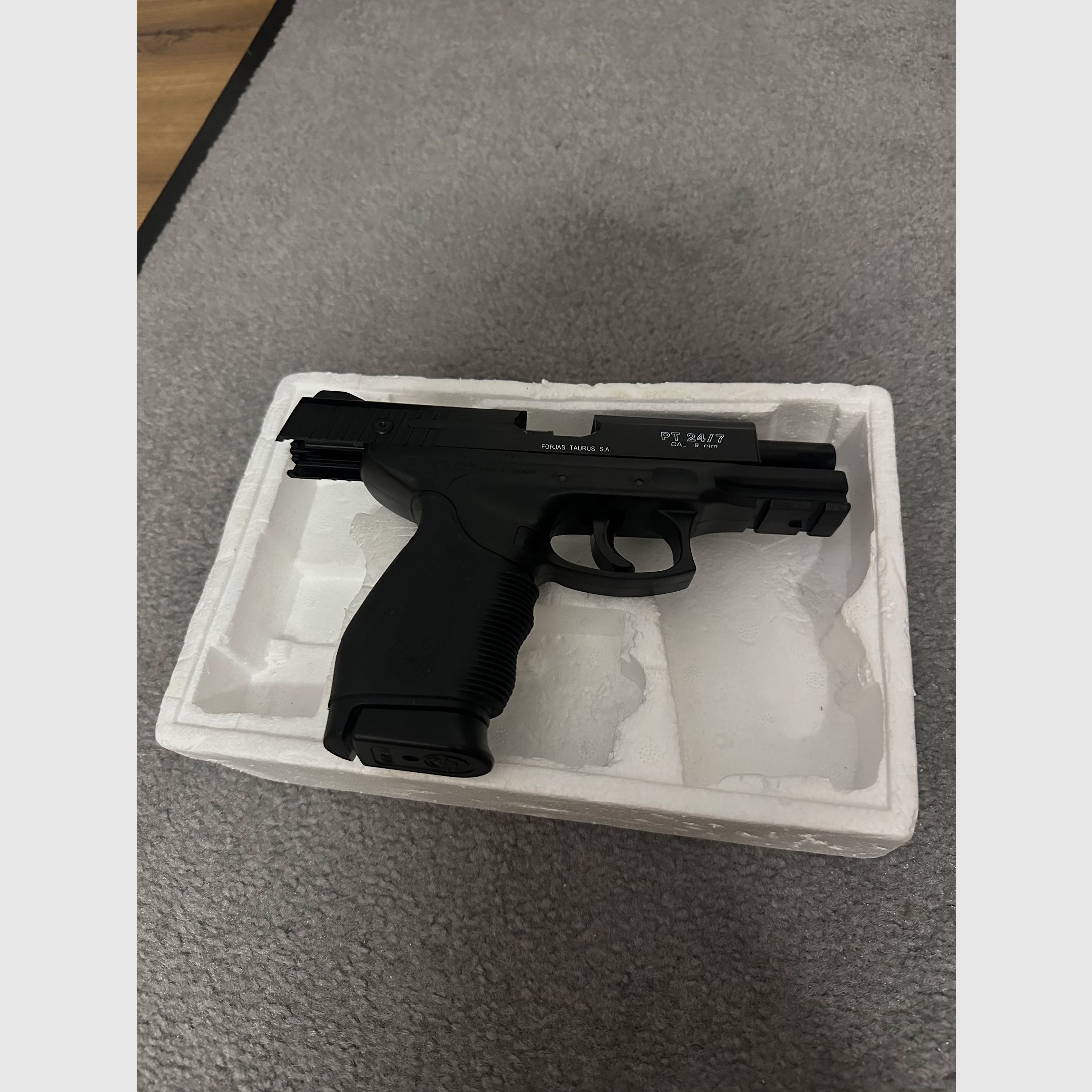 Taurus Pt 24/7 Softair