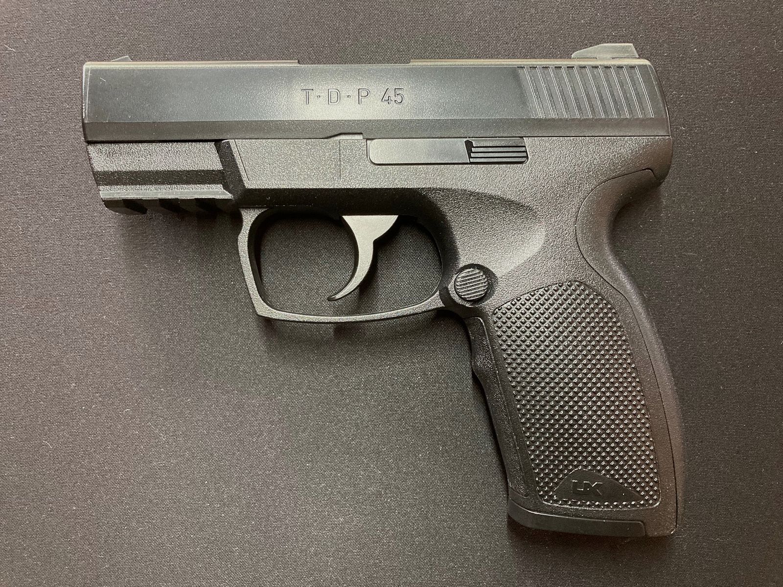 Umarex TDP 45 - 4,5 mm Stahl BB Co2-Pistole (P18)