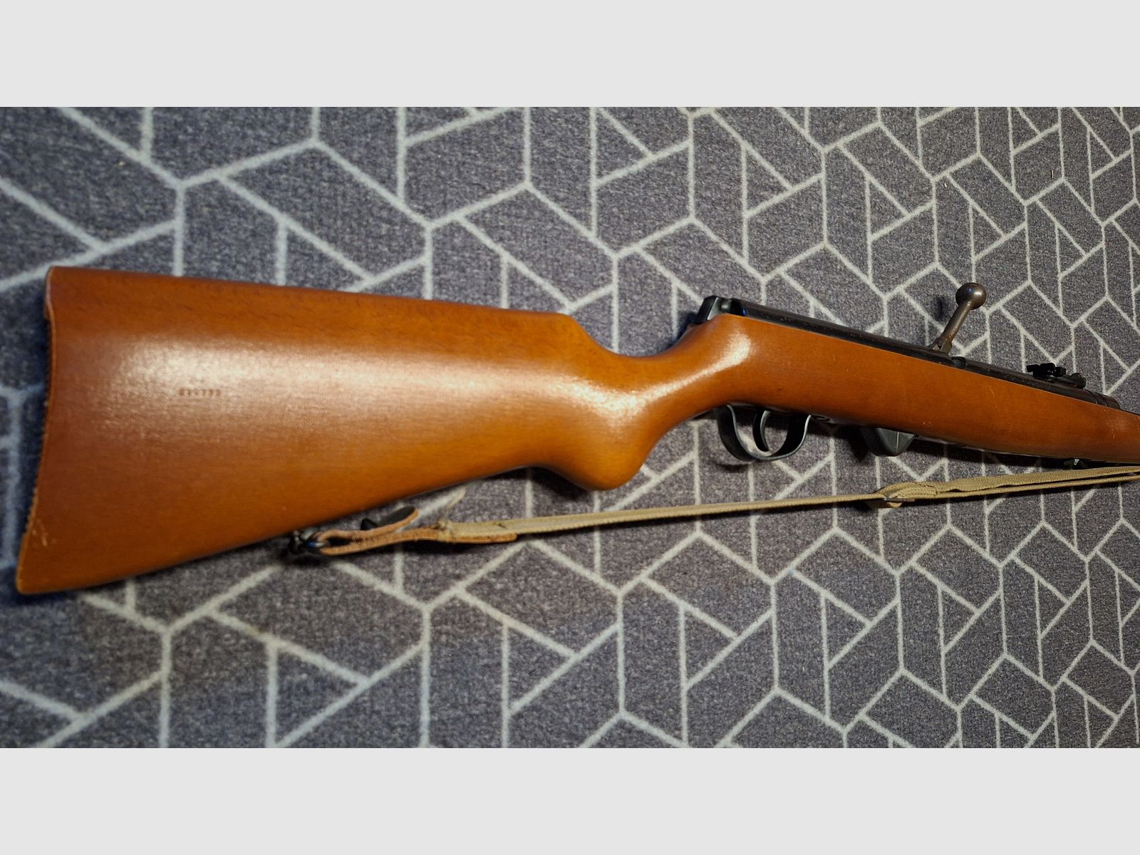 Haenel Suhl 310 air rifle with 12-round magazine + case!