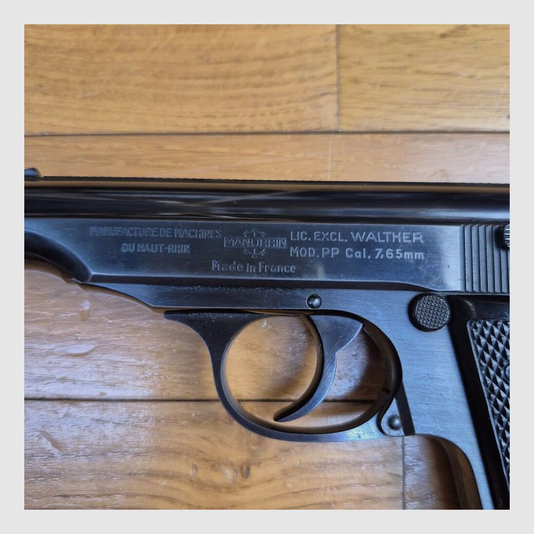 Sehr schöner Walther PP von Manurhin unter exklusiver Lizenz von Walther – Kal. 7,65mm – 2 Originalmagazine – Sammlerstück in Originalbox mit Anleitung, Zielscheibe und Reinigungsset – Seltenes Exemplar von 1954! – Perfekte Mechanik – Neuer Spiegel-Lauf – Zustand nahezu neu – TBE++, Bild 11 von 28