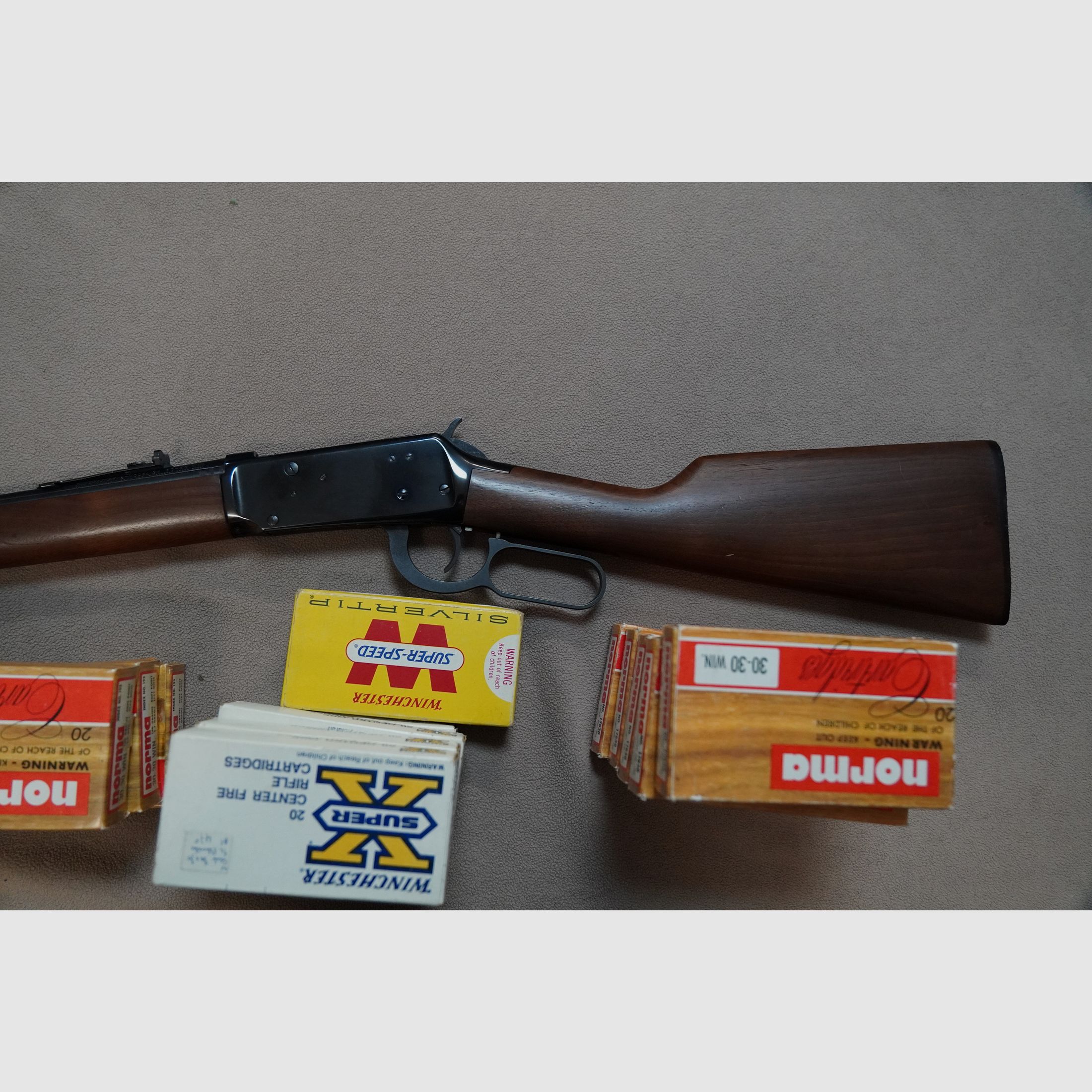 Winchester Model 94 Kal. 30-30 mit reichlich Munition