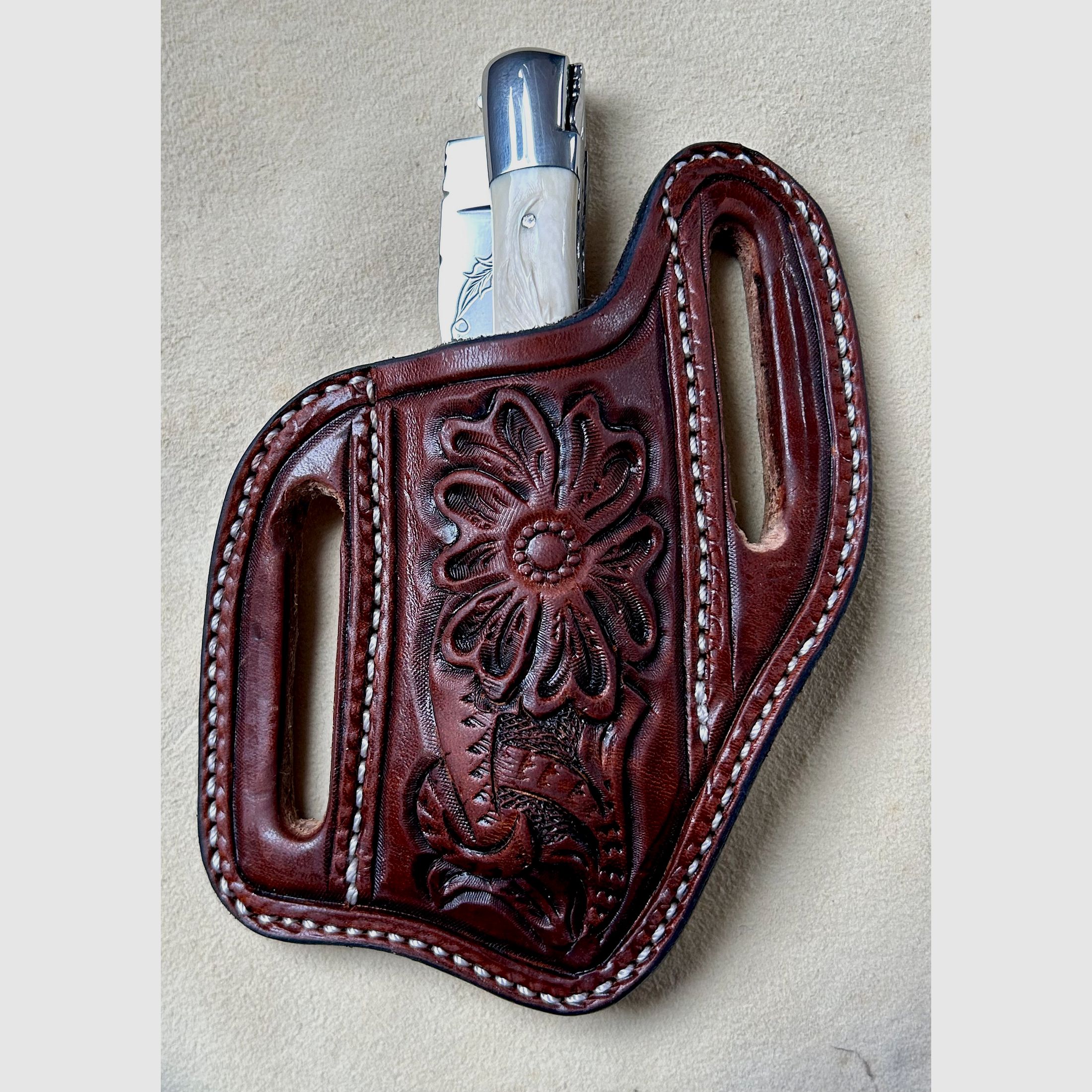 Pancake Messerholster mit floraler Verschneidung für Buck Modell 110, 112