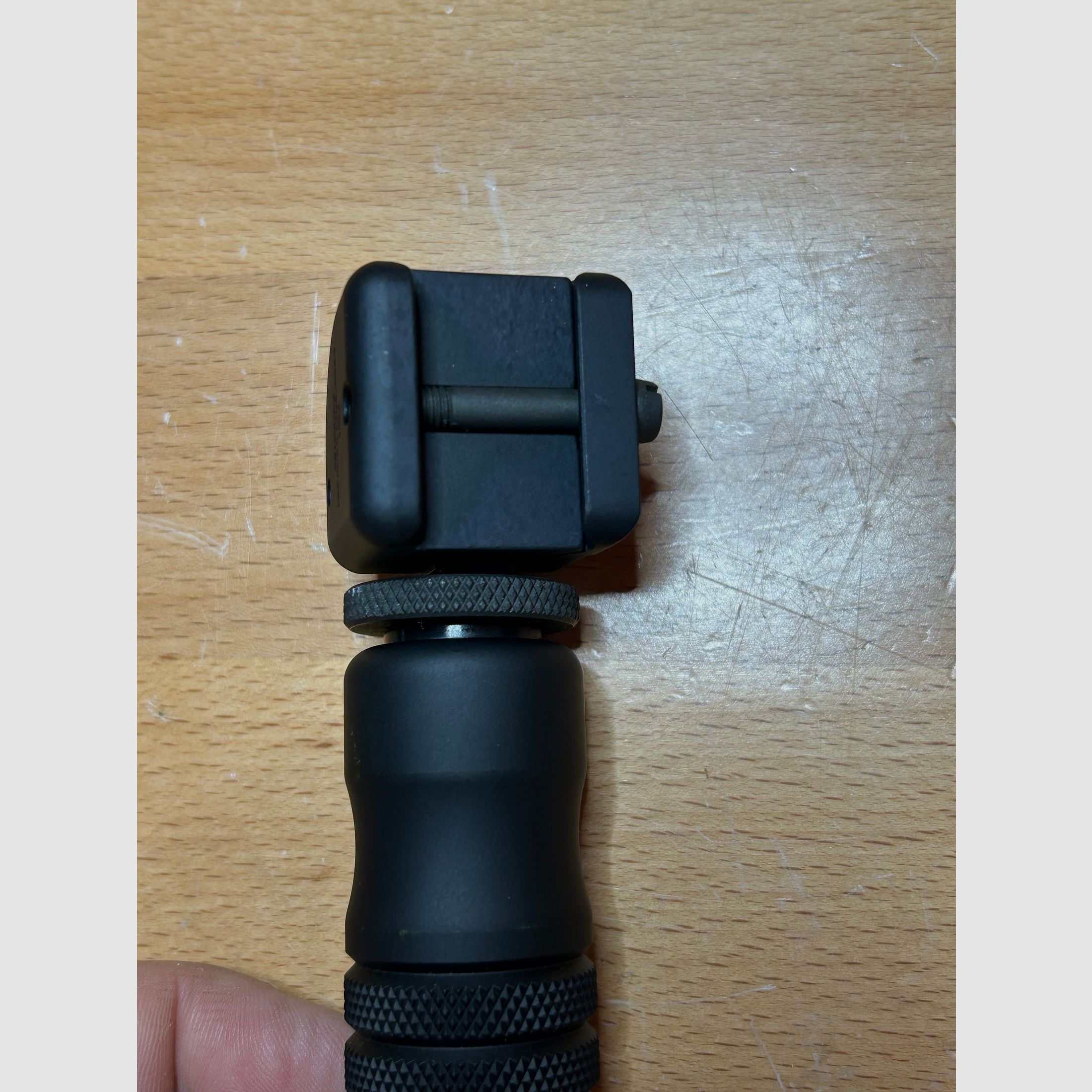 Accu Shot Precision Rail Monopod BT12-QK: 3,75-4,65" (ca. 9,5-11,8cm)