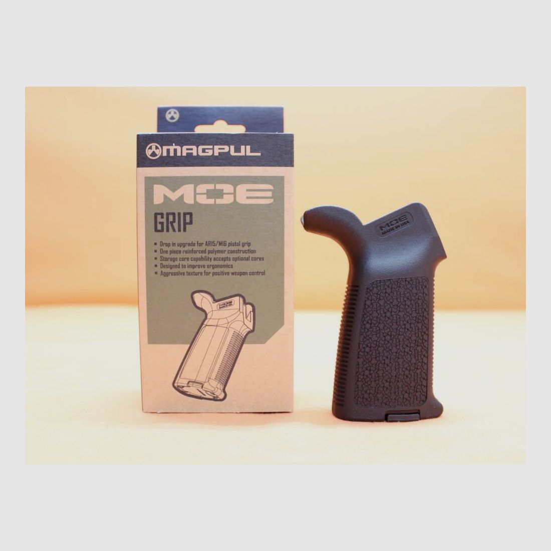 Magpul AR-15 : Poignée de pistolet Magpul MOE (MAG415-BLK) en polymère noir