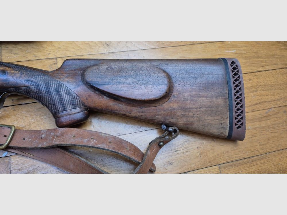 Schöne Steyr Mannlicher Schönauer Büchse — Modell « GK » — Kal. 7×64 — Waffe geprüft 1963 — Deutscher Abzug — Gutes Holz — Vorderschaft repariert und geflickt nach Bruch, aber perfekt stabil — Exzellente Mechanik — Sehr guter Lauf — Stahl-Zielfernrohrmontage — Zeiss Diavari 1.5 – 6 x 42 — TBE außer Flicken, Bild 35 von 43