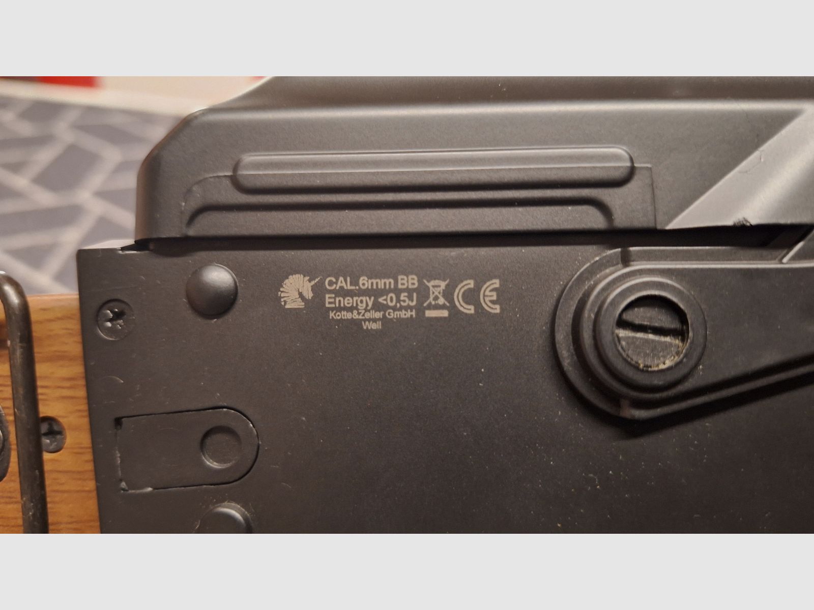 AK47 AK74 Kalashnikov Softair AEG mit Klappschaft-Neuwertig