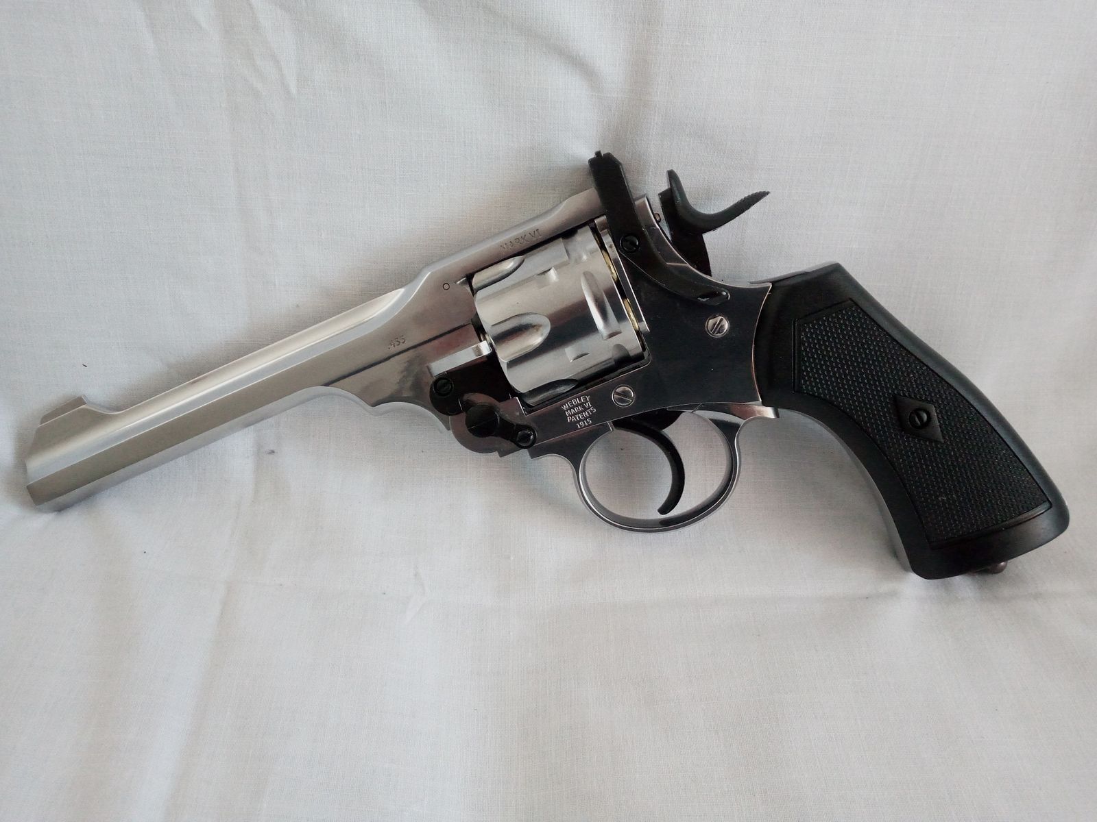 Revólver Webley MK VI CO2 / Cal. 4,5mm (.177) / cromado / funda de pistola