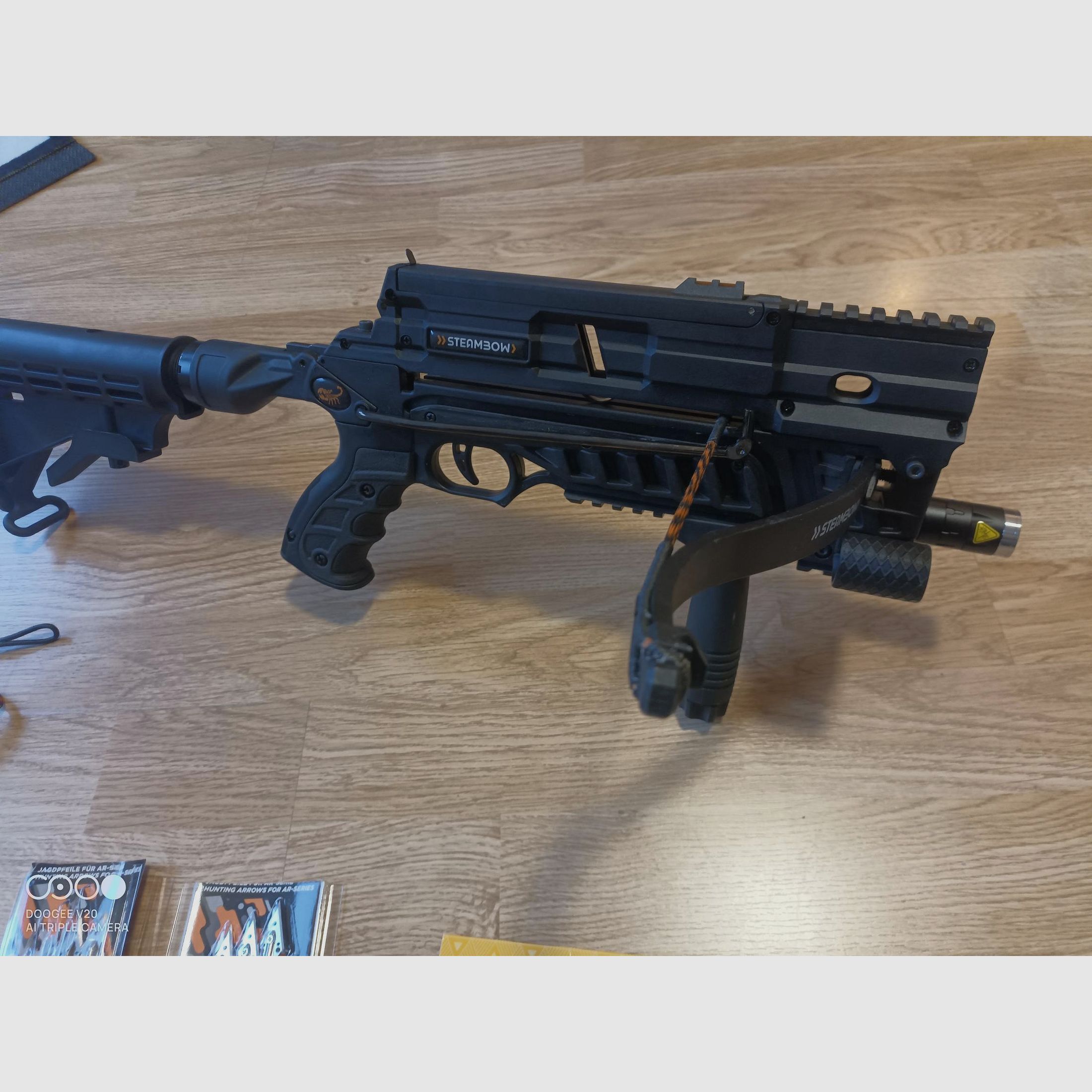 Steambow Stinger AR6 Tactical met veel accessoires