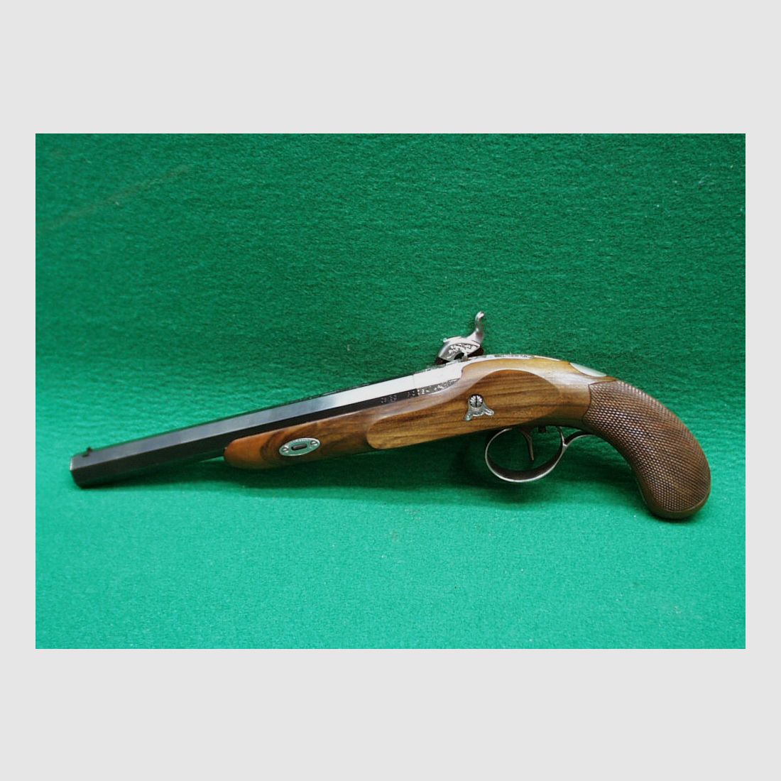 Artax	 Mortimer Pistole, Mod. Venice Kal.36 Perk., graviert