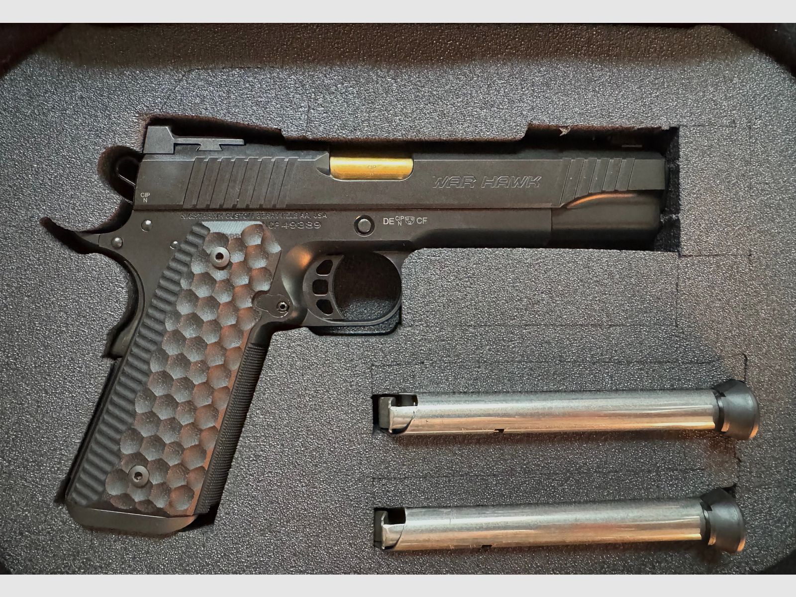1911 Nighthawk Custom - War Hawk *neuwertig* / .45 Auto
