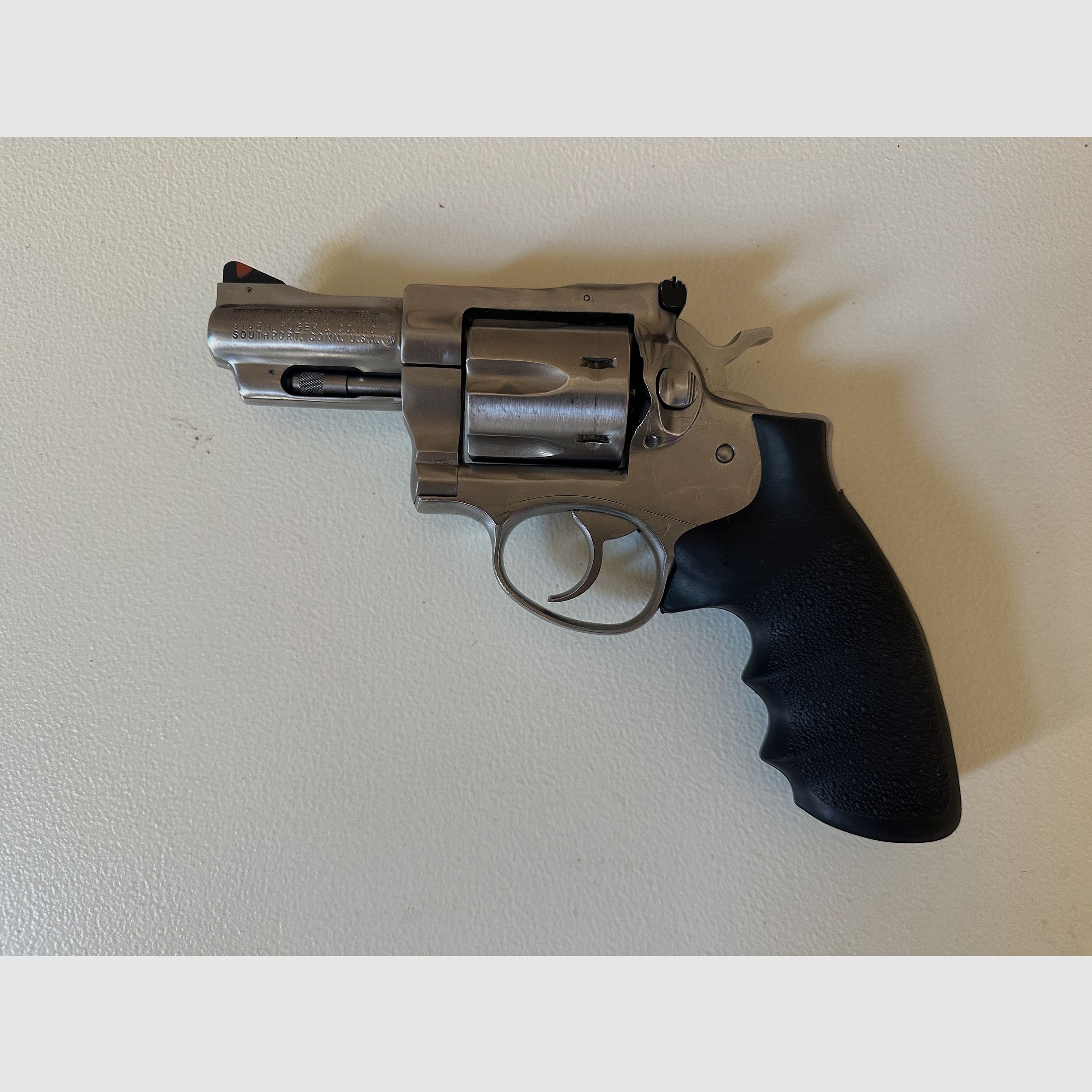 Ruger Security-Six Stainless .357 Magnum, 2¾ cala, 6-strzałowy, Pachmayr uchwyt