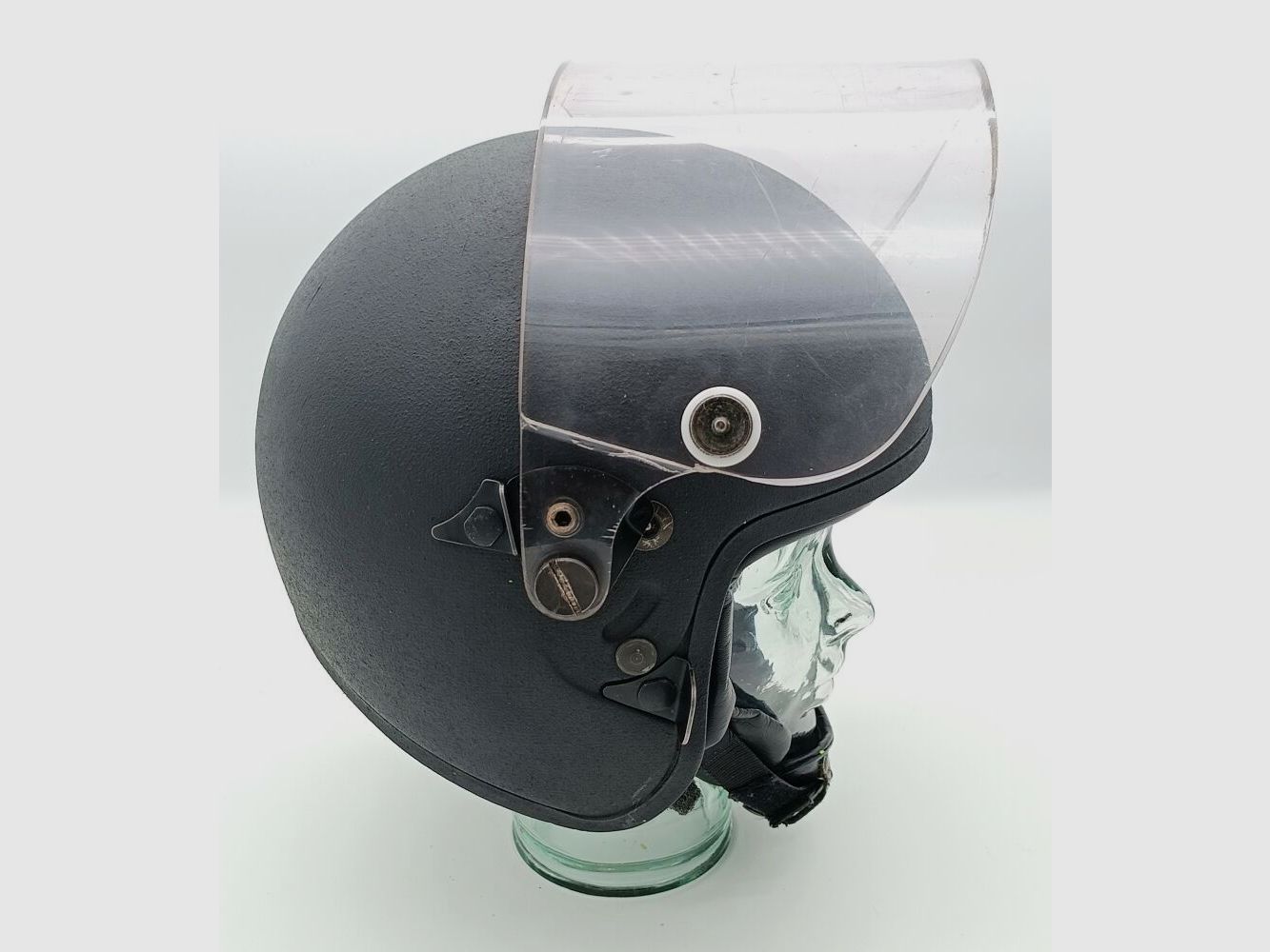 Schuberth P100 police helmet made of Kevlar with ballistic visor