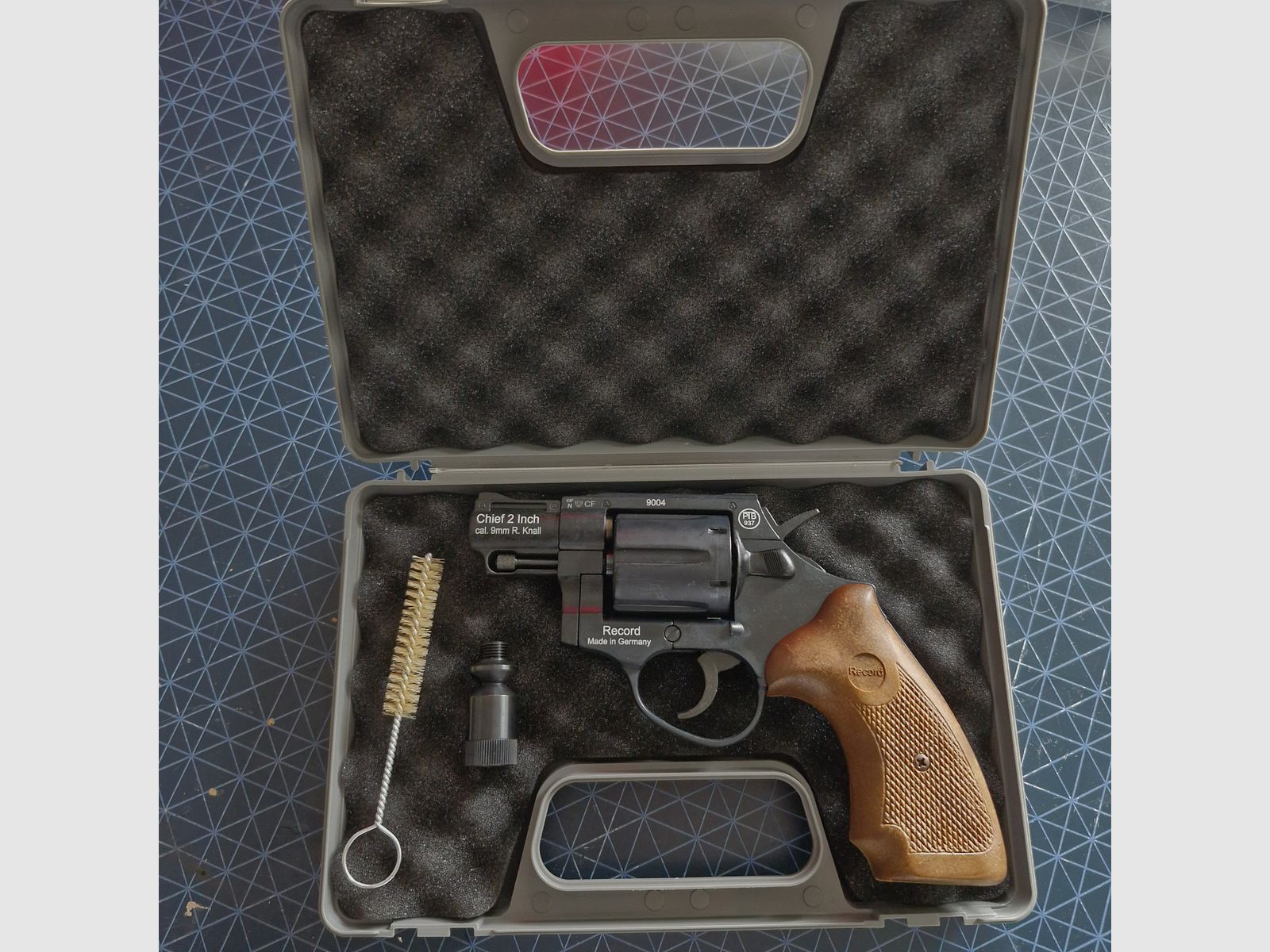 Record Chief 2'' blank firing revolver 9mm RK