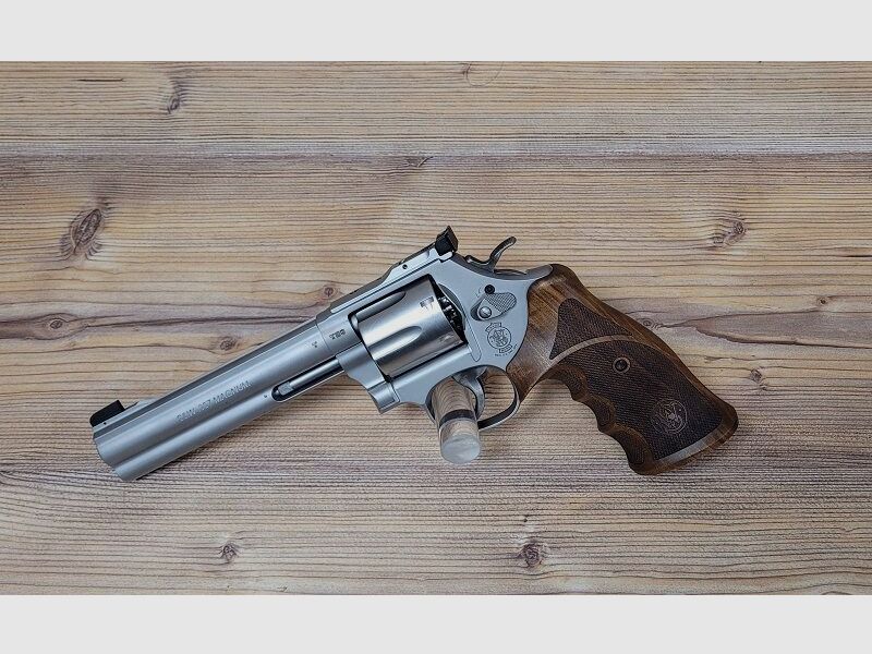 Smith & Wesson 686 Target Champion 6" - stainless matt