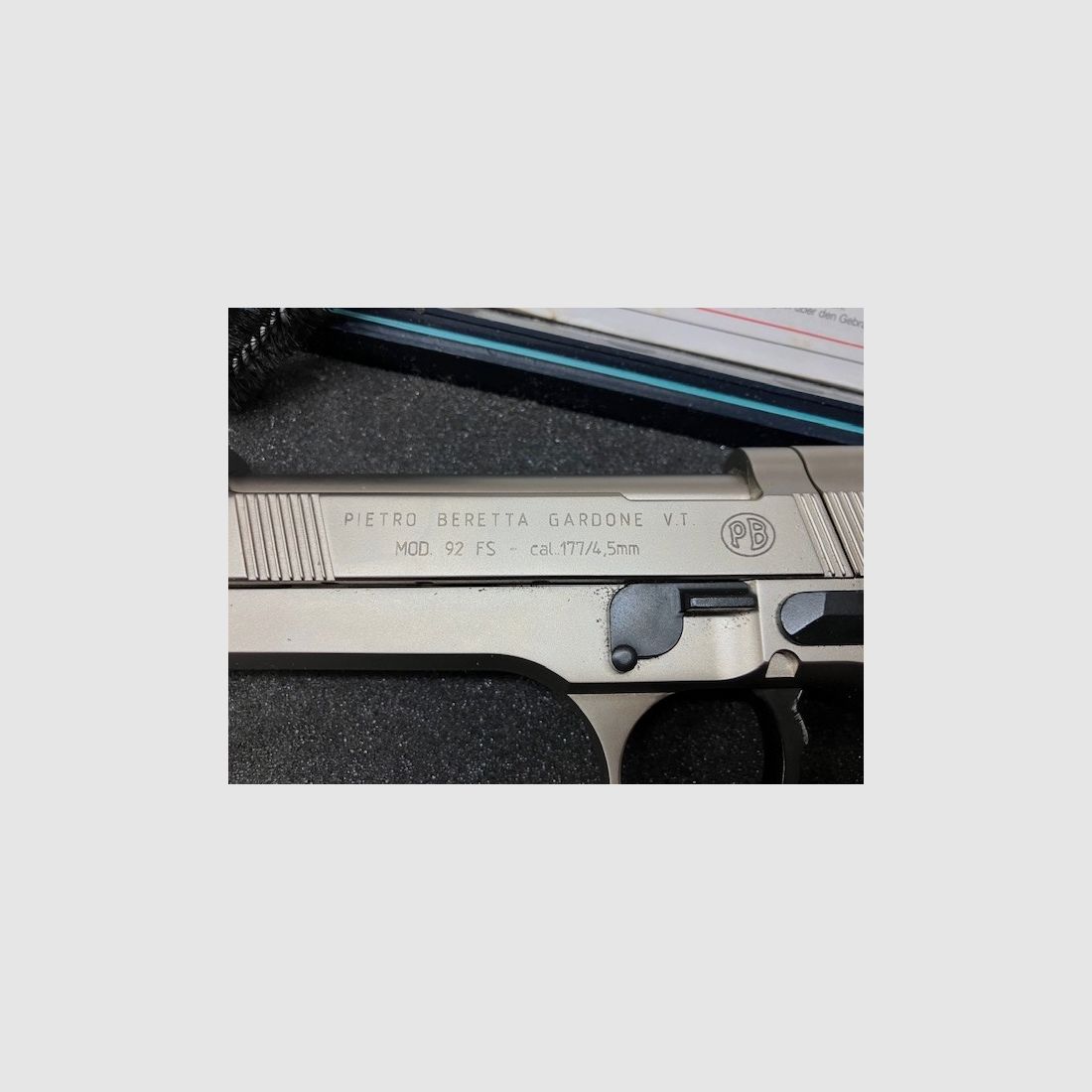 Pistola Co2 Umarex Modello Beretta 92 FS, calibro 4,5 mm